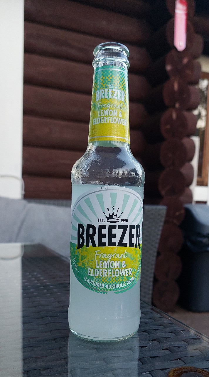 Breezer Lemon & Elderflower, Bacardi