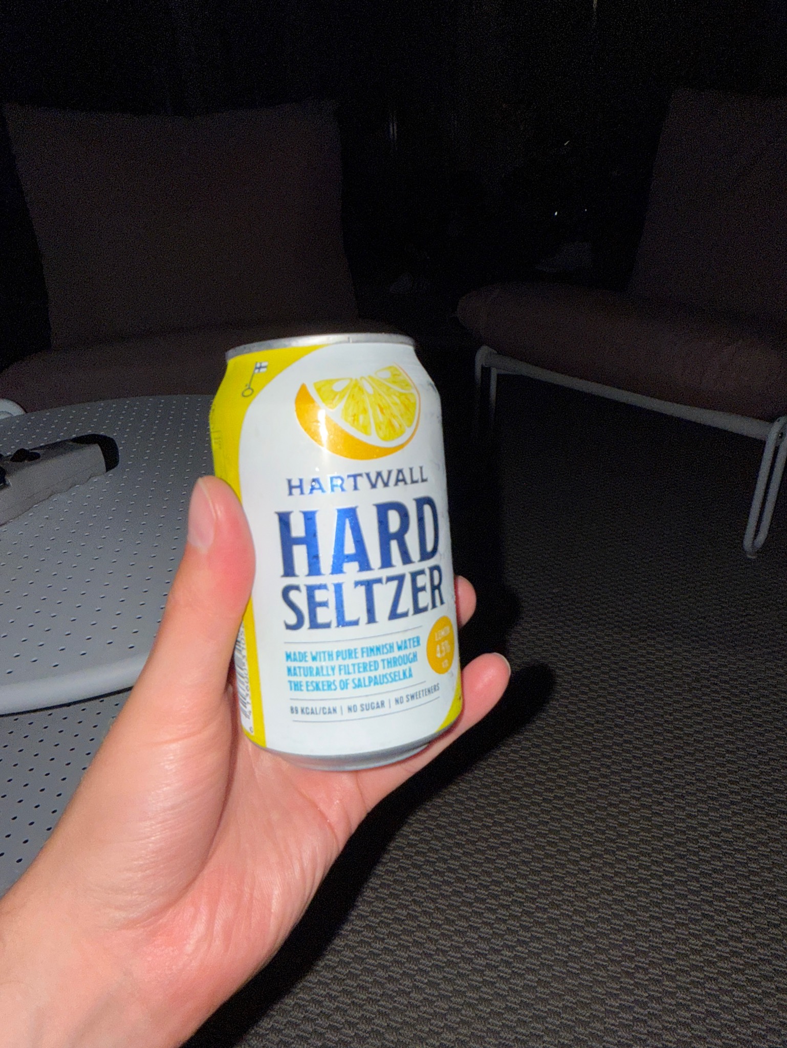Hard Seltzer Lemon, Finland