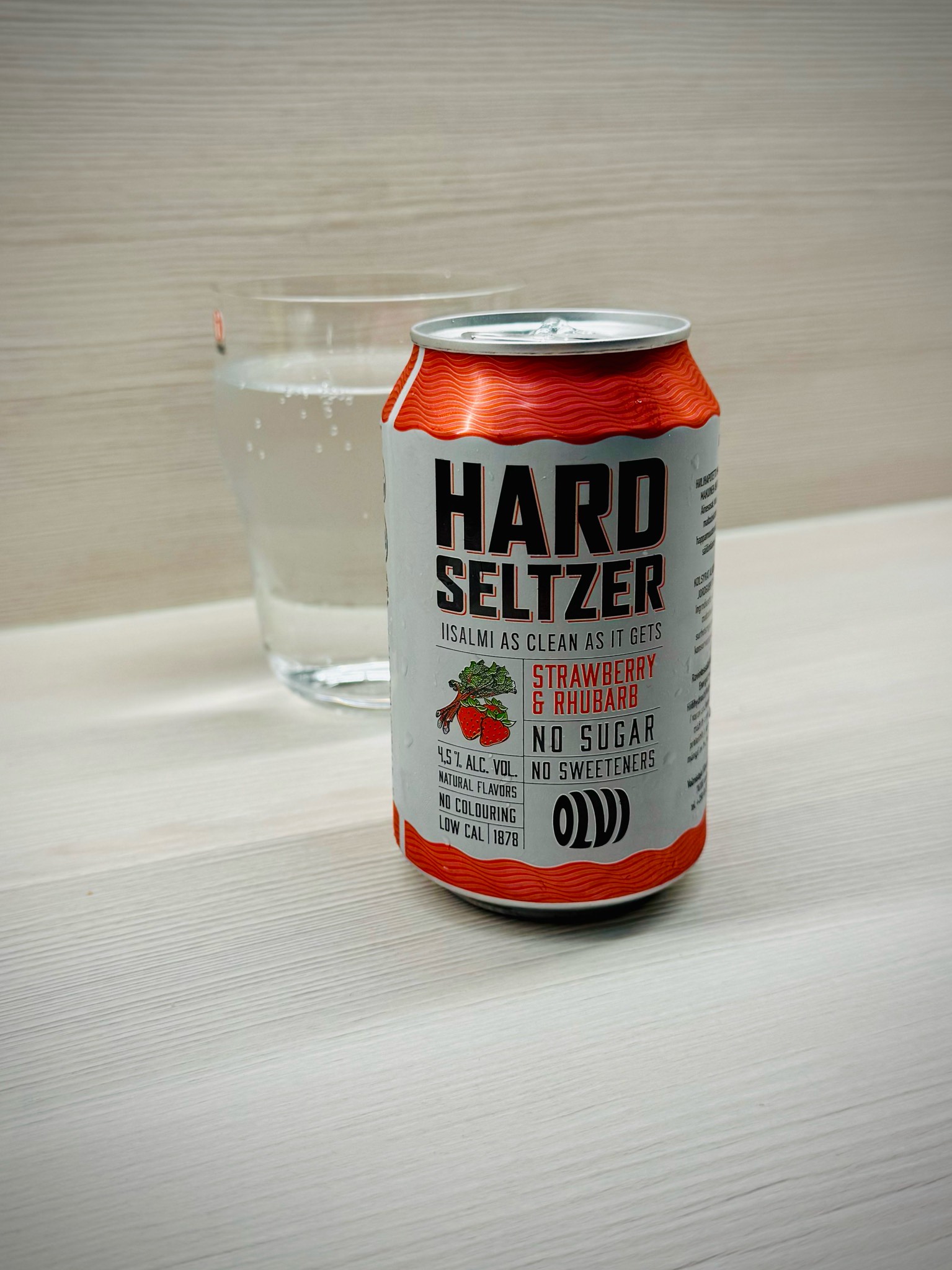 Hard Seltzer Strawberry & Rhubarb, Finland