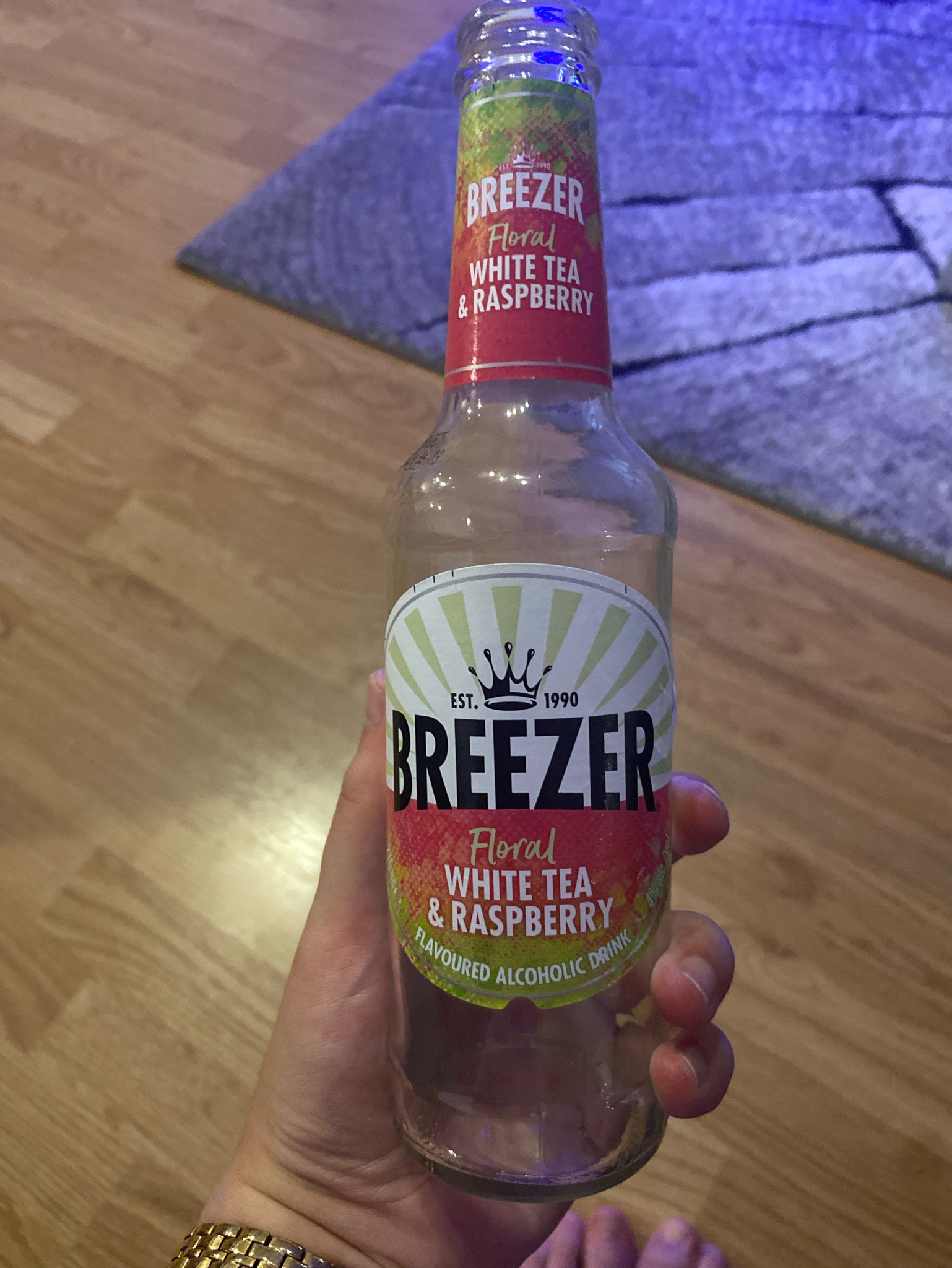 Breezer White Tea & Raspberry, Bacardi