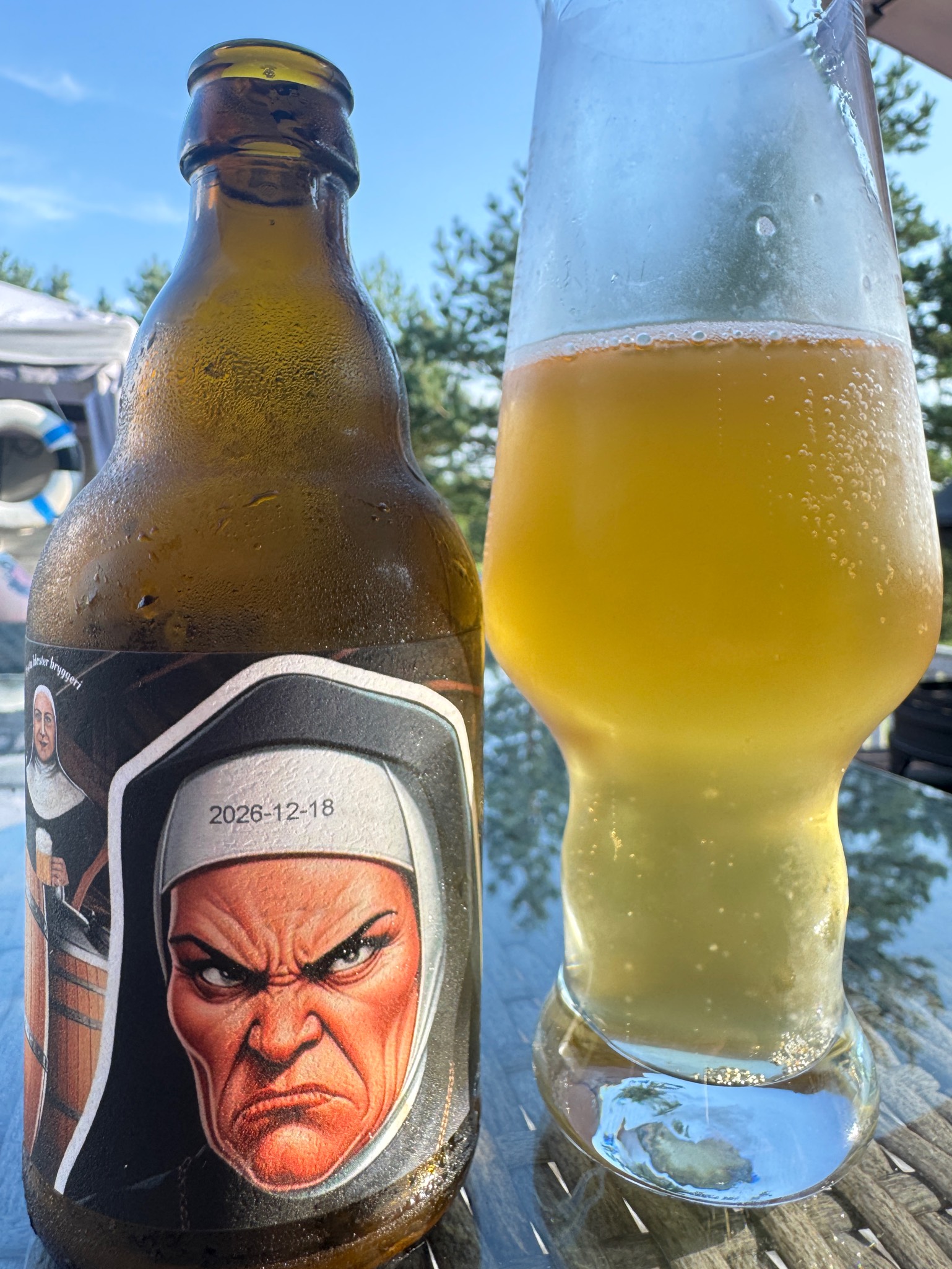 Den Sura Nunnan, Sweden