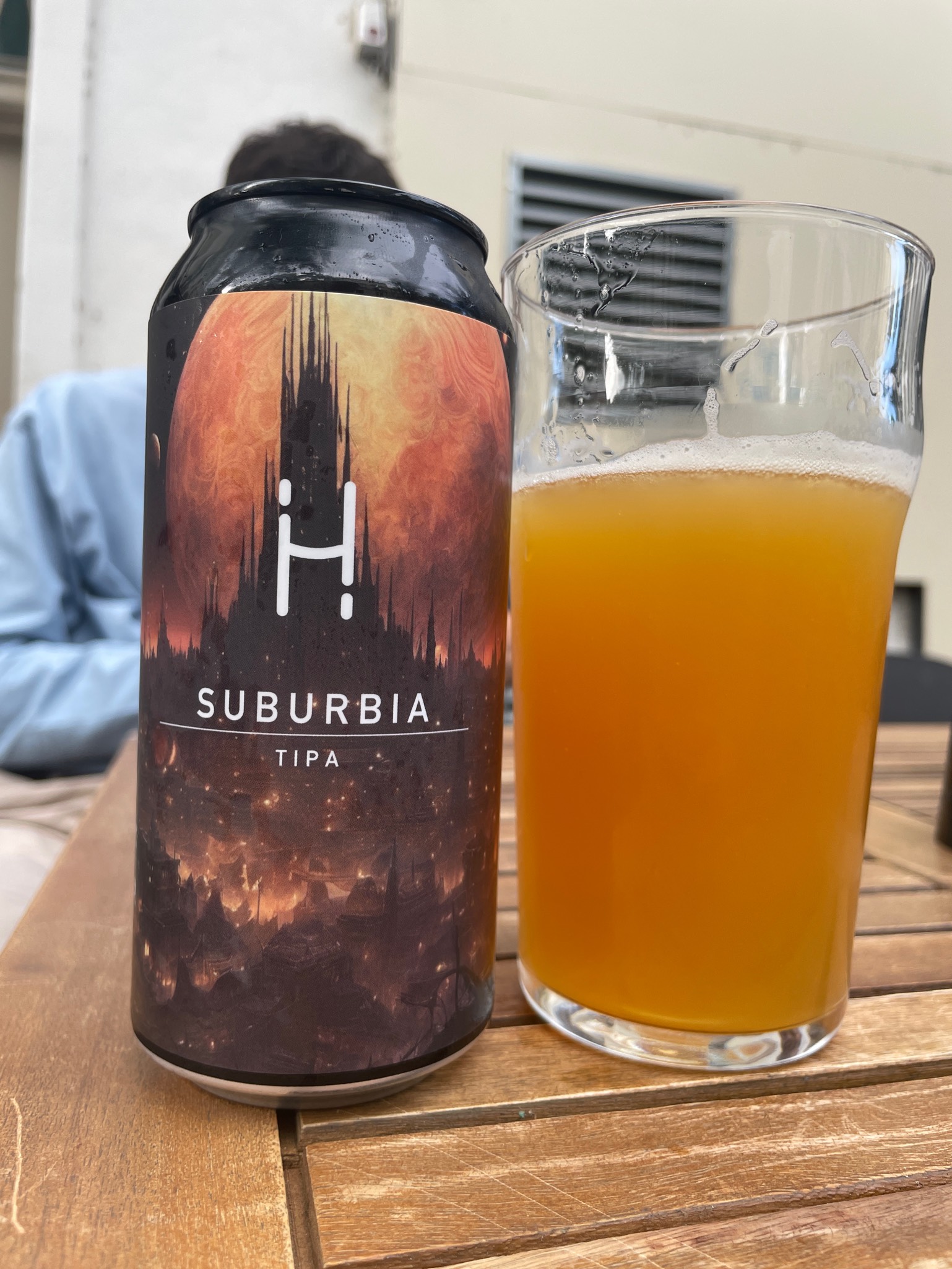Suburbia, Hopalaa