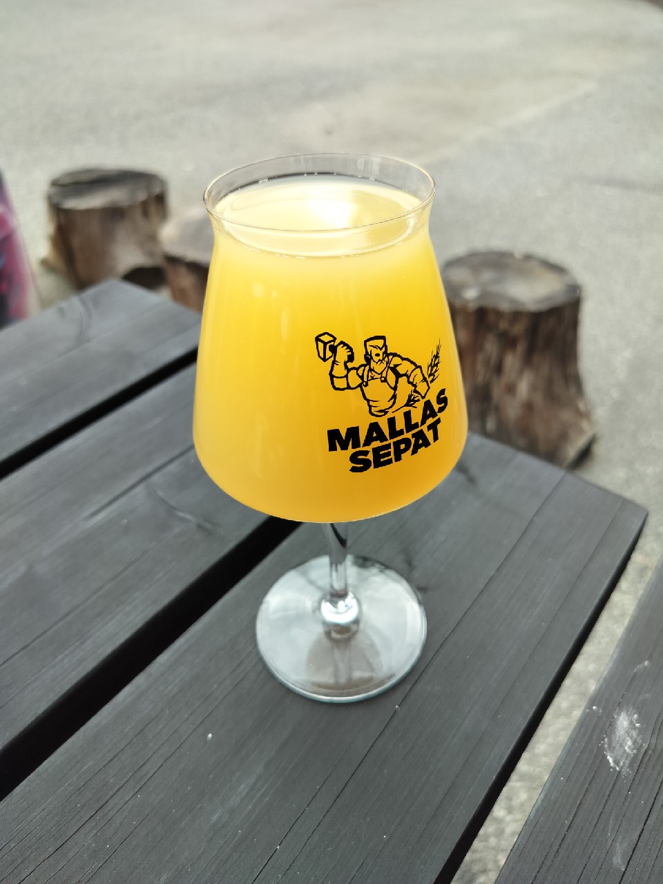 Jaakko Heitti Päärynän Seinään, Finland