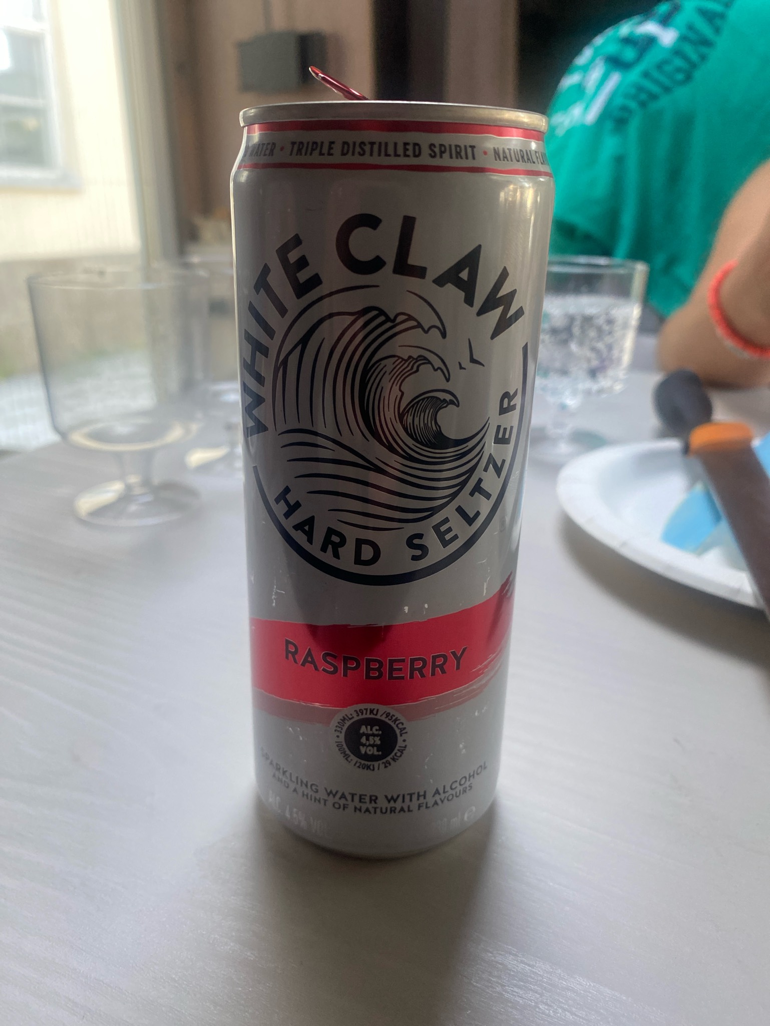 White Claw Raspberry, White Claw Seltzer Works