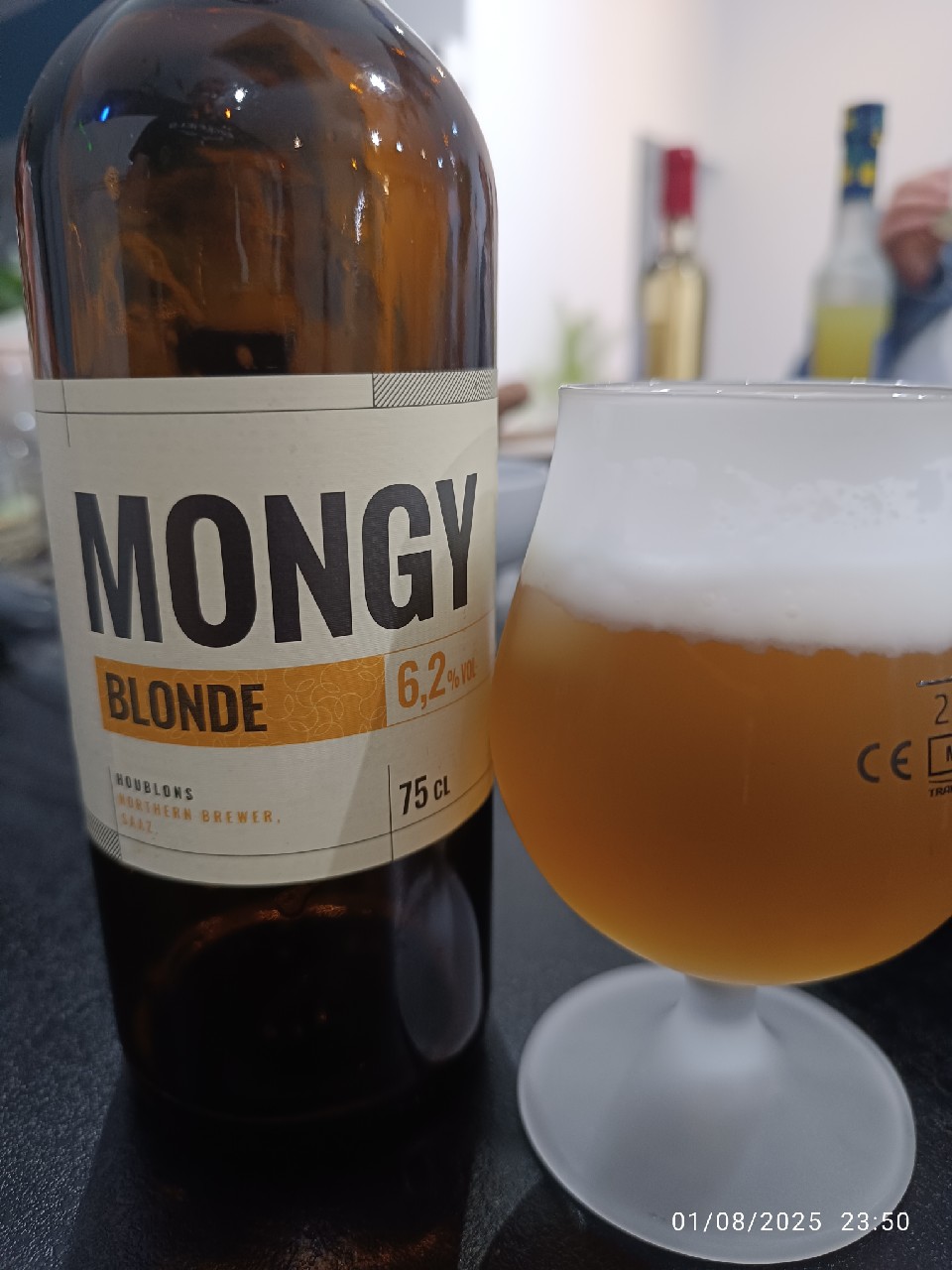 Mongy Blonde, France