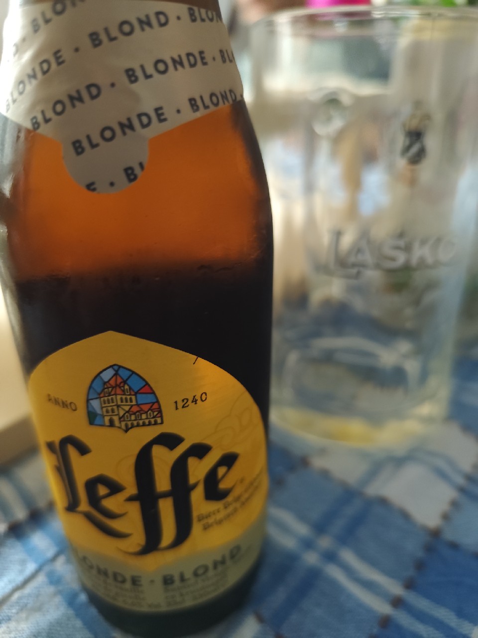 Leffe Blonde / Blond, Abbaye de Leffe (AB InBev)