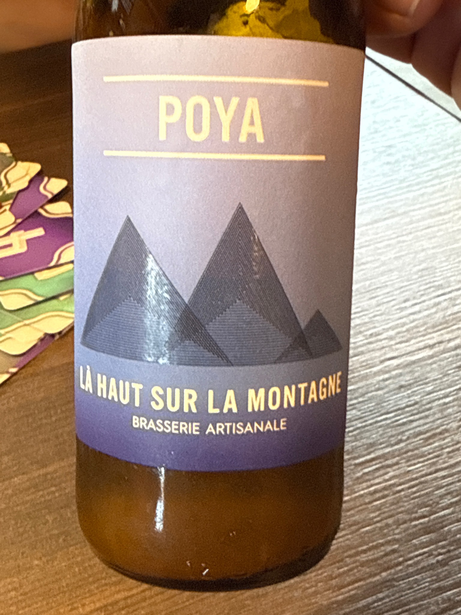 Poya, Là haut sur la montagne