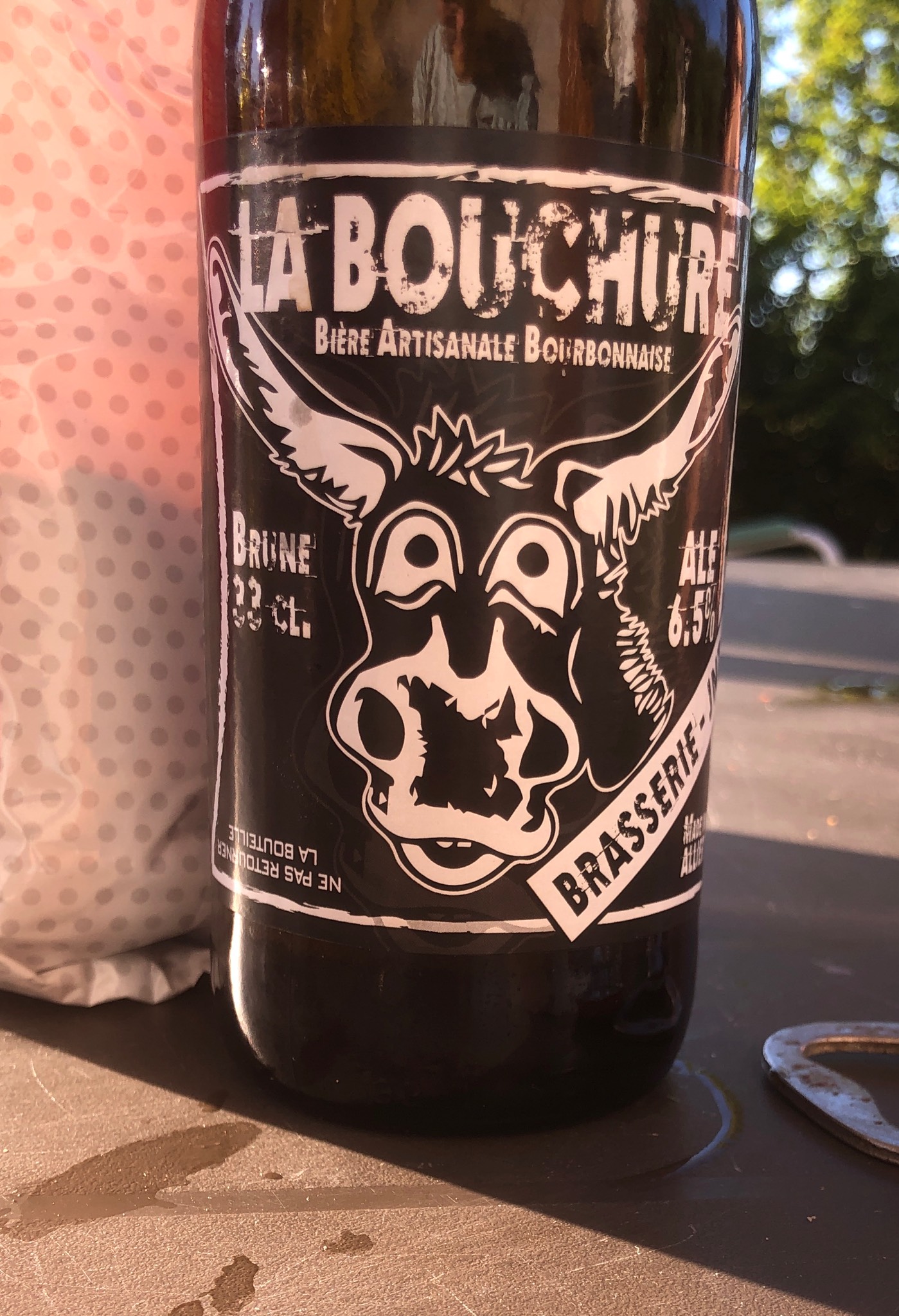 La Bouchure, Brasserie JNT