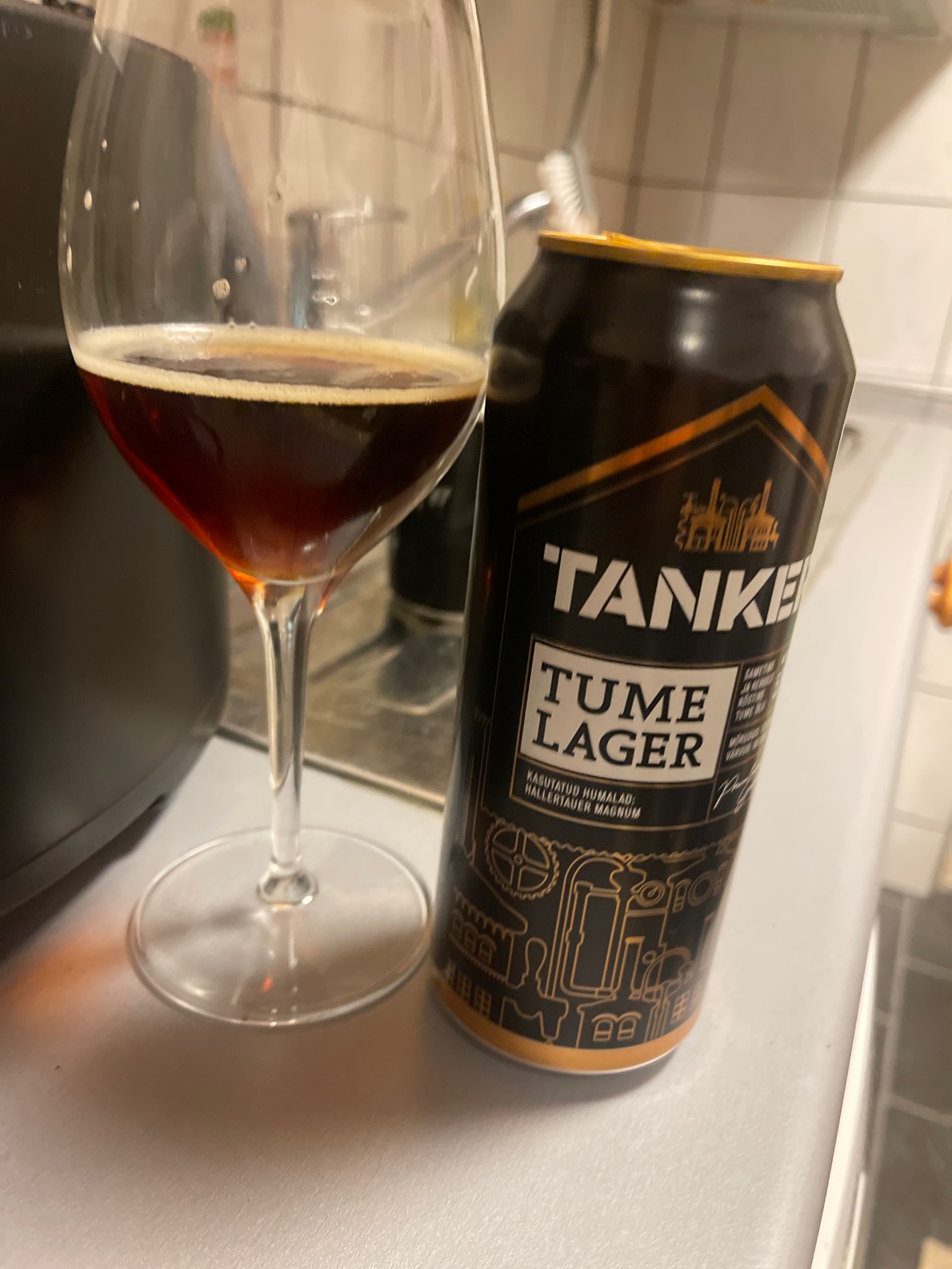 Tume Lager, Estonia