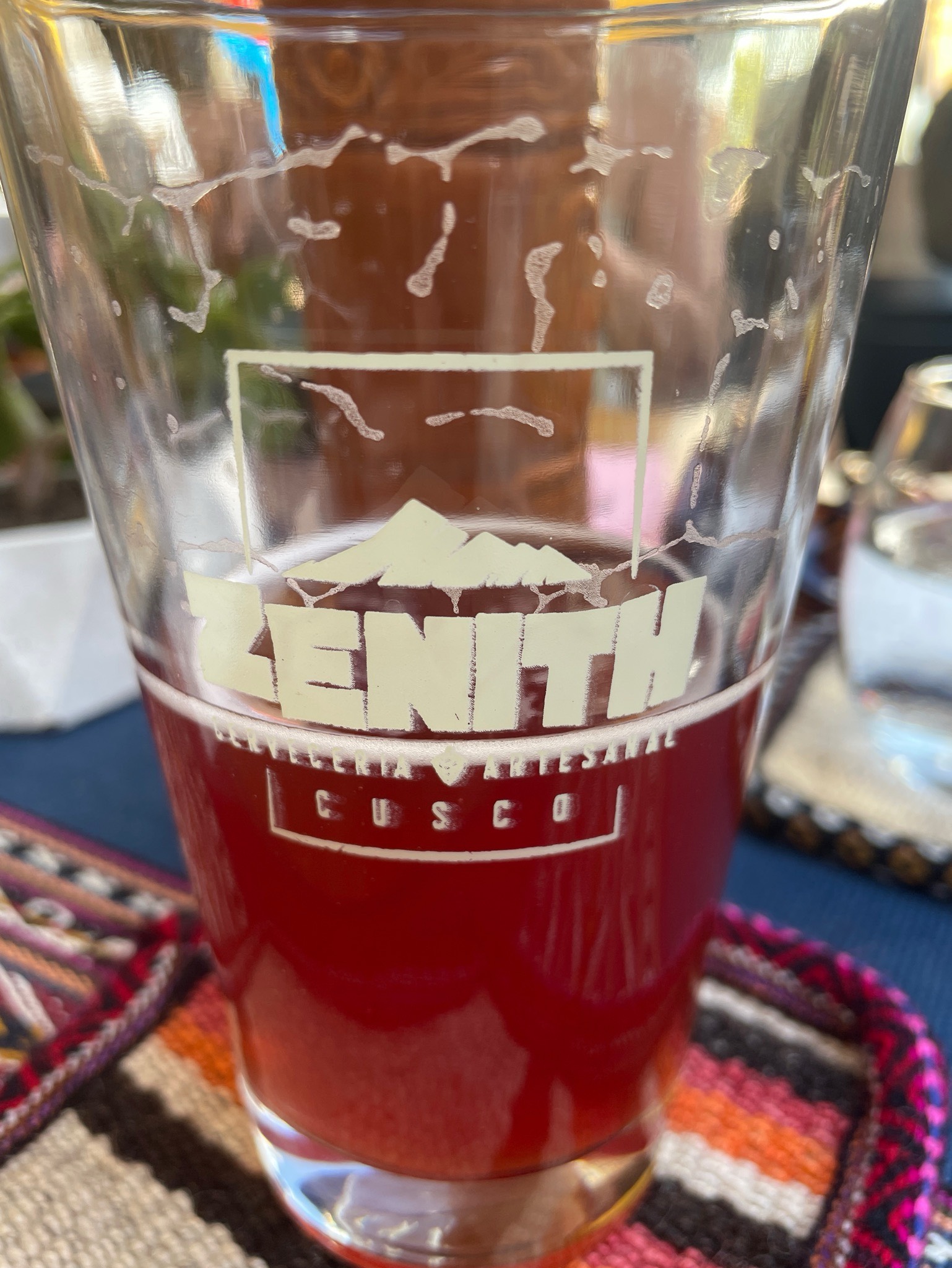 Zenith Red, Por Zenith Breweing Company Cuzco