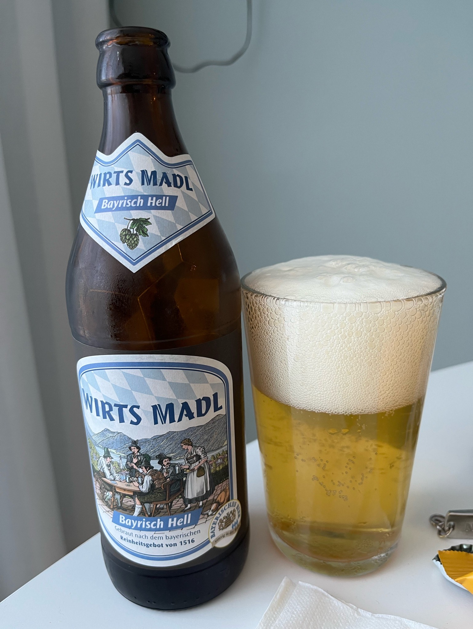 Wirts Madl Bayrisch Hell 1516, Löwenbrauerei Passau