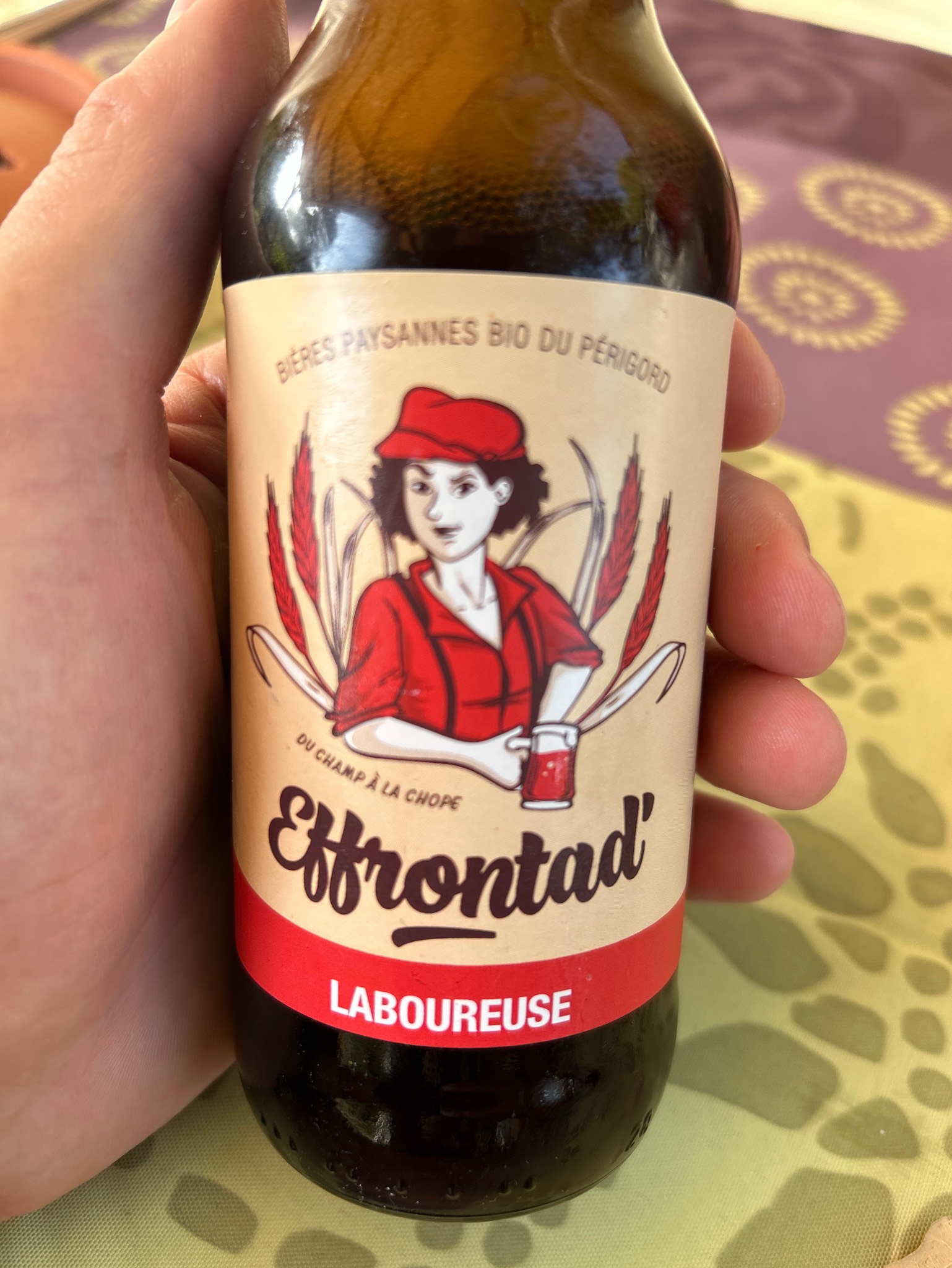 Laboureuse, Brasserie L'Effrontée