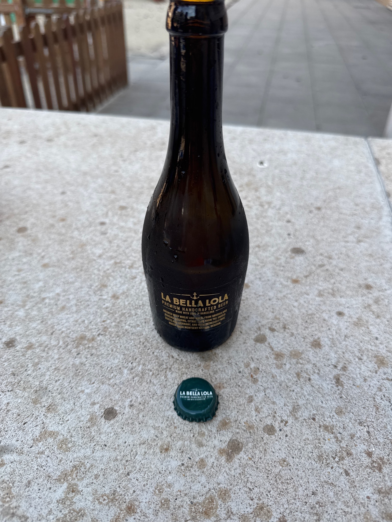 La Bella Lola, Spain