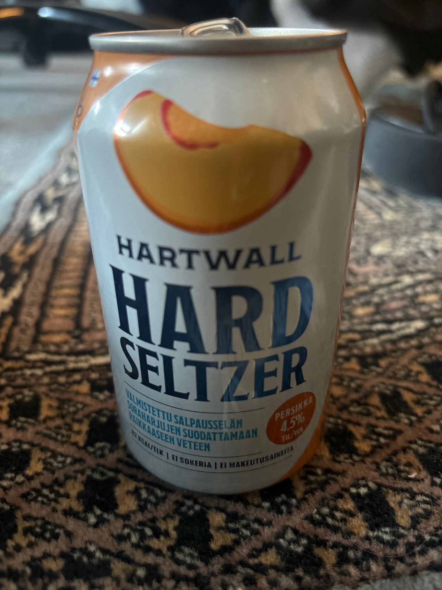 Hartwall Hard Seltzer Persikka, Finland