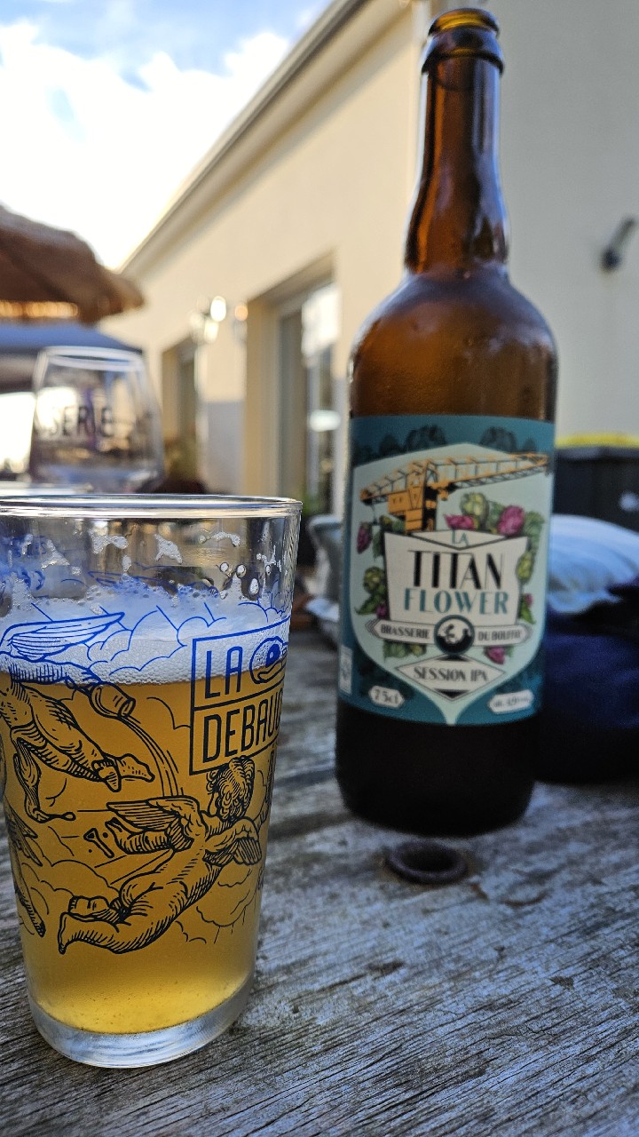 La Titan flower, France