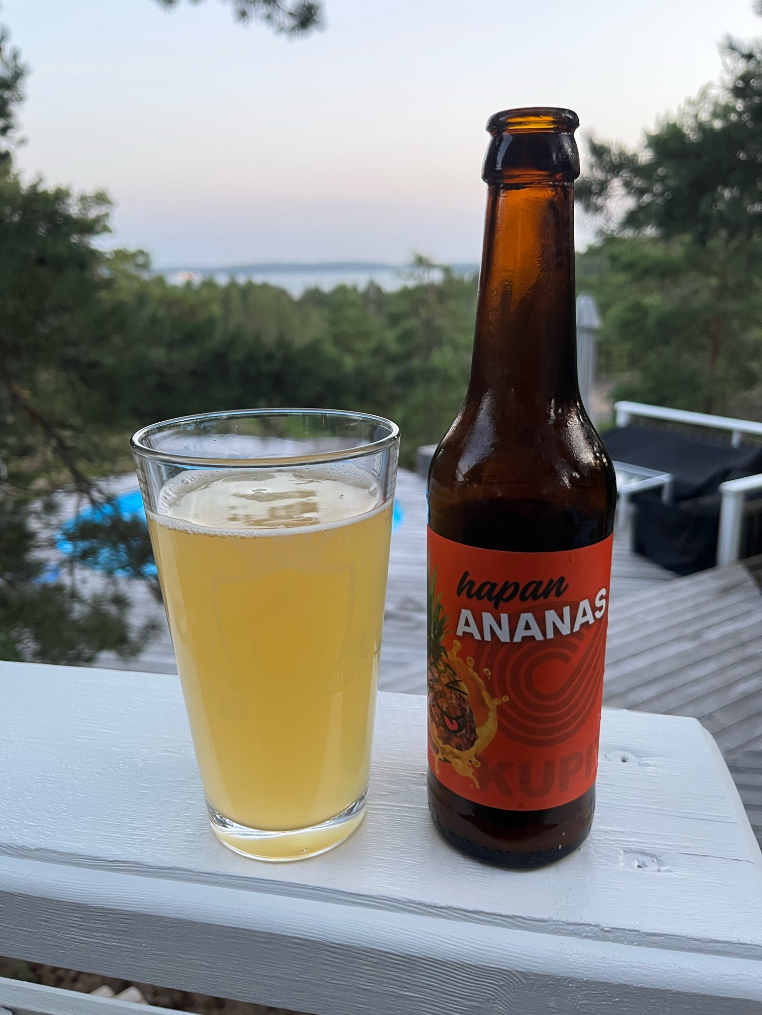 Hapan ananas Kupit, Finland