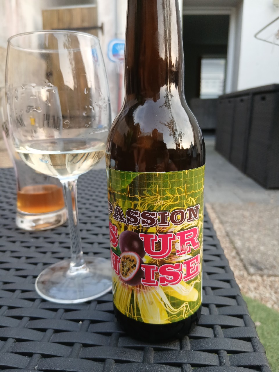 Passion Sour Noise, France