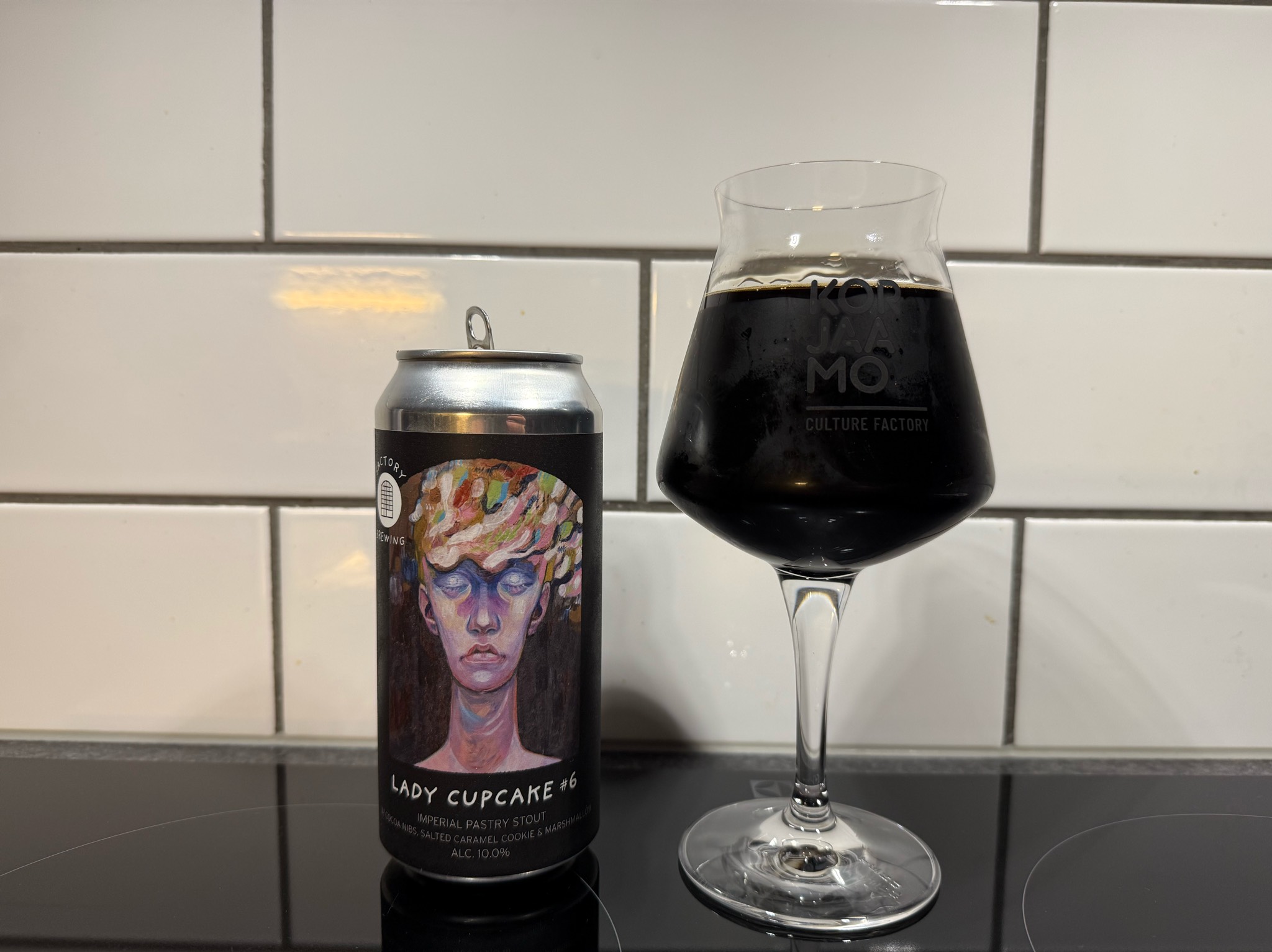 Lady Cupcake #6 (Cocoa Nibs, Salted Caramel Cookie & Marshmallow), Finland