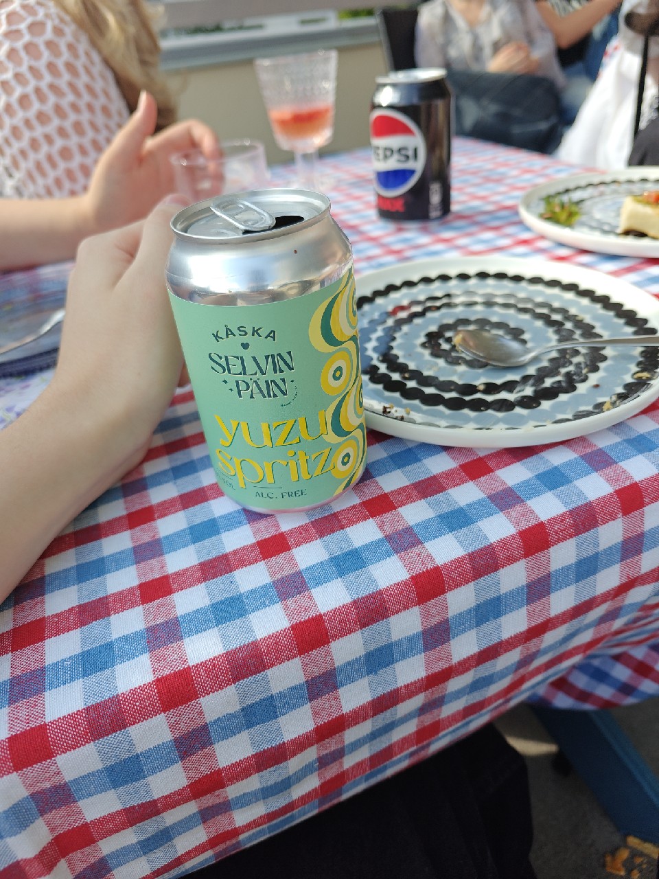 Selvin Päin Yuzu Spritz, Kåska