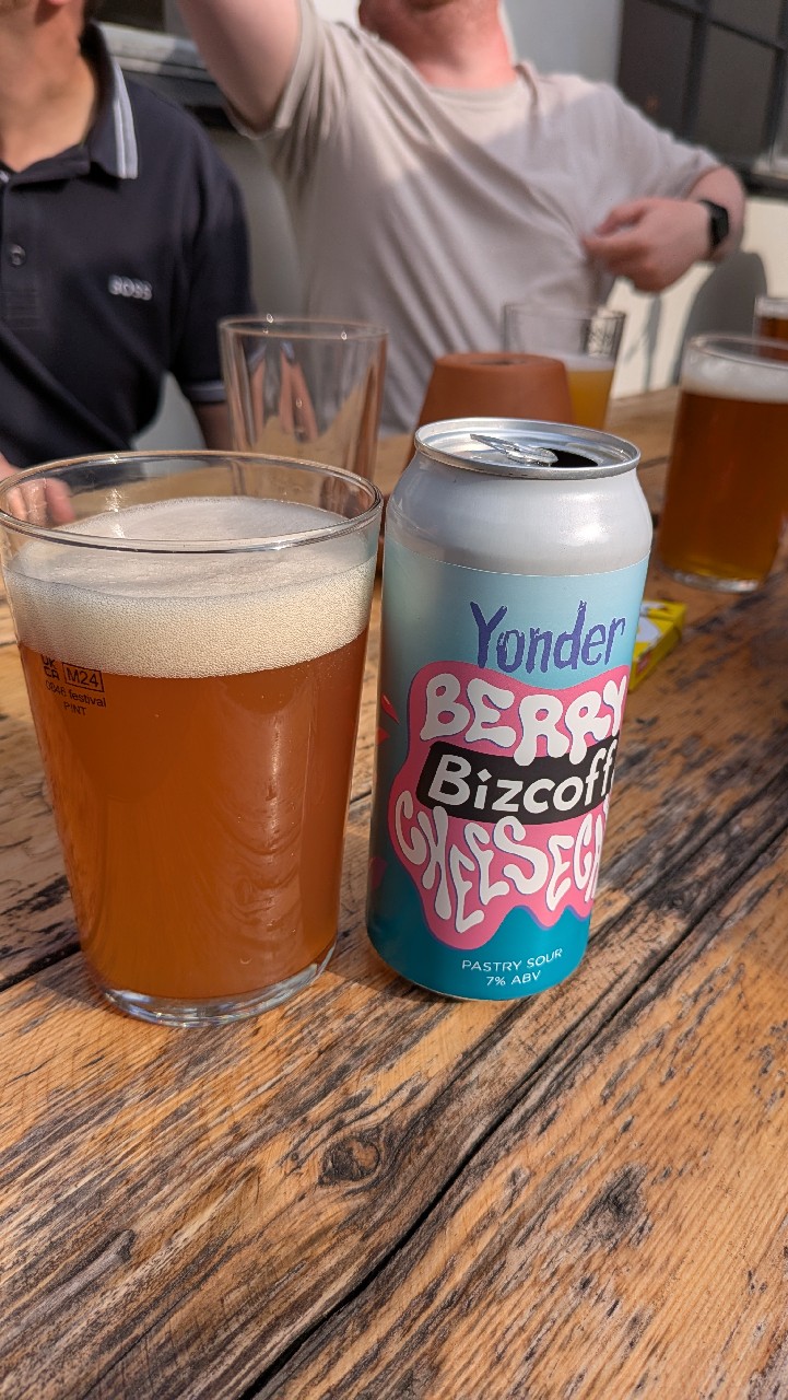 Freak Shake - Biscoff Berry Donut, England