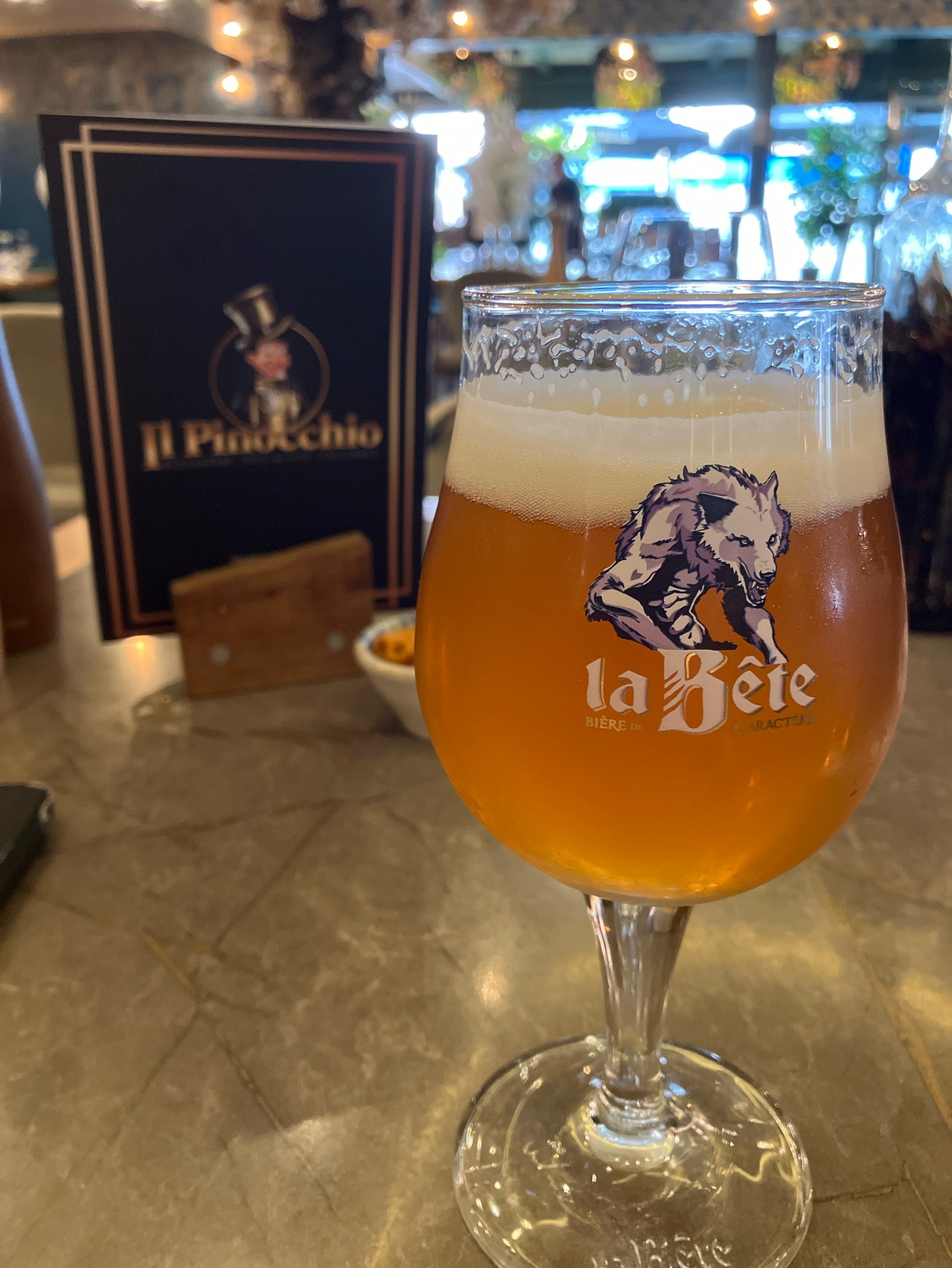 La Bête Ambrée, France