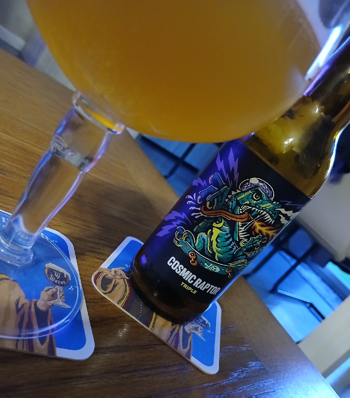 Cosmic Raptor, France