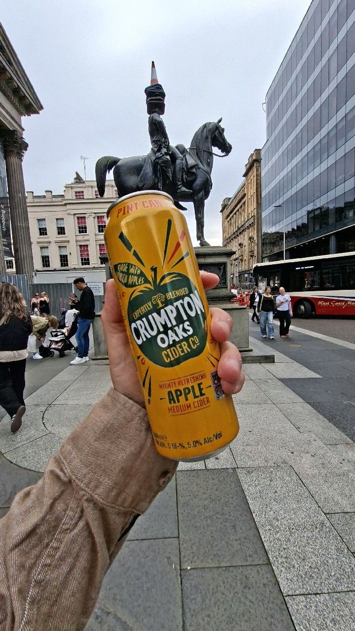 Apple Medium Cider, England