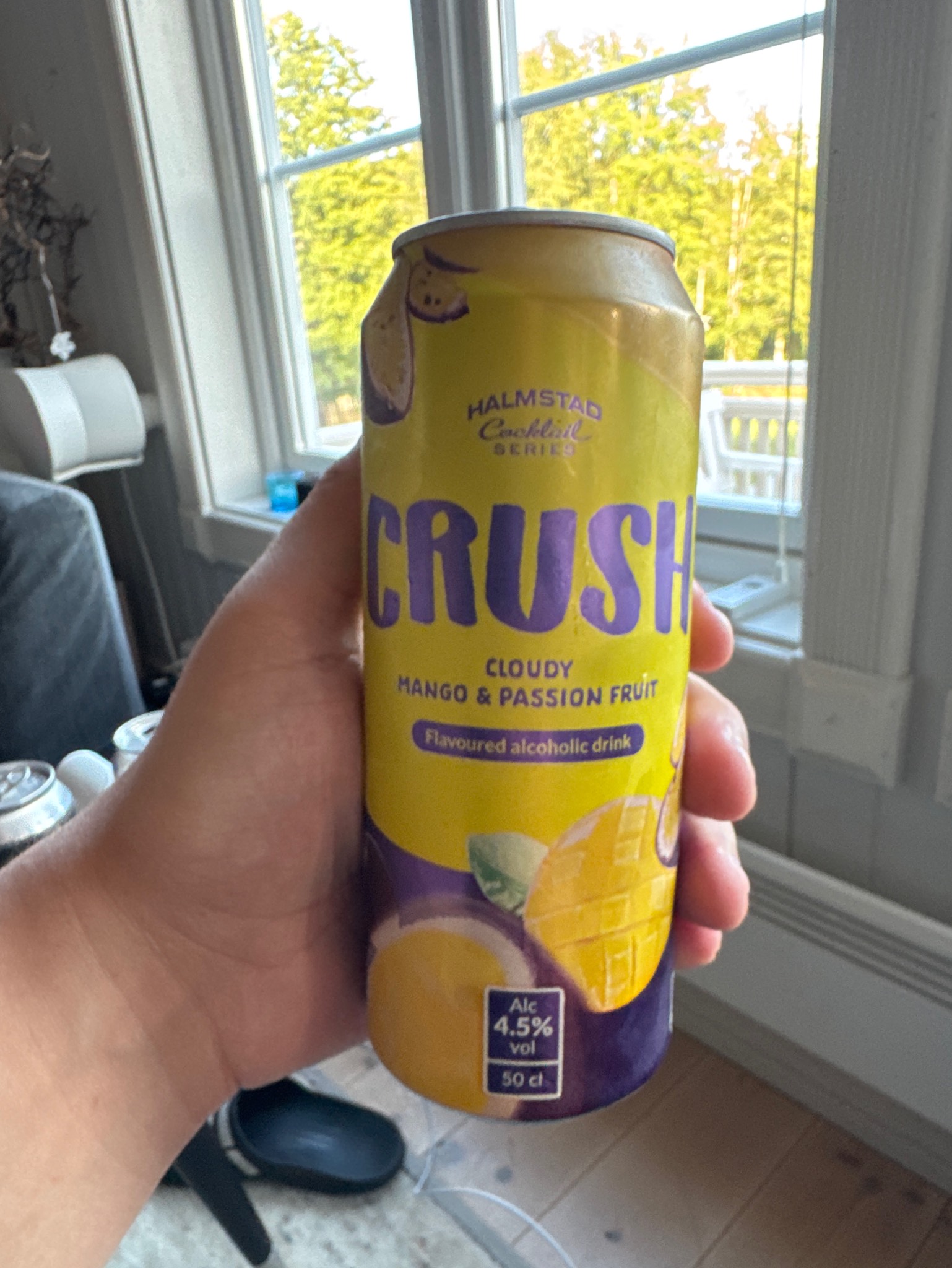 CRUSH Cloudy mango & passionfruit, Sweden
