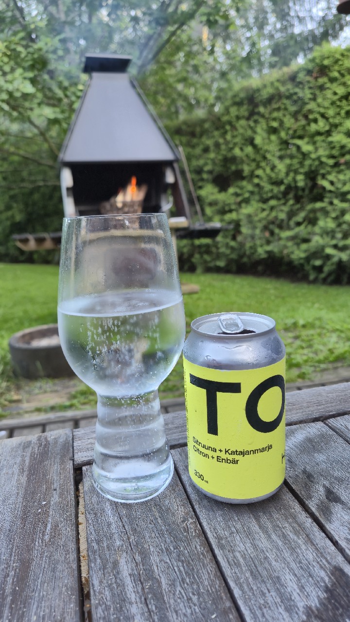 Tosi Hard Seltzer: Sitruuna + Katajanmarja, Finland