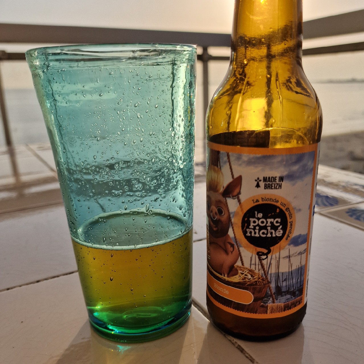 Le Porc Niché Blonde, France