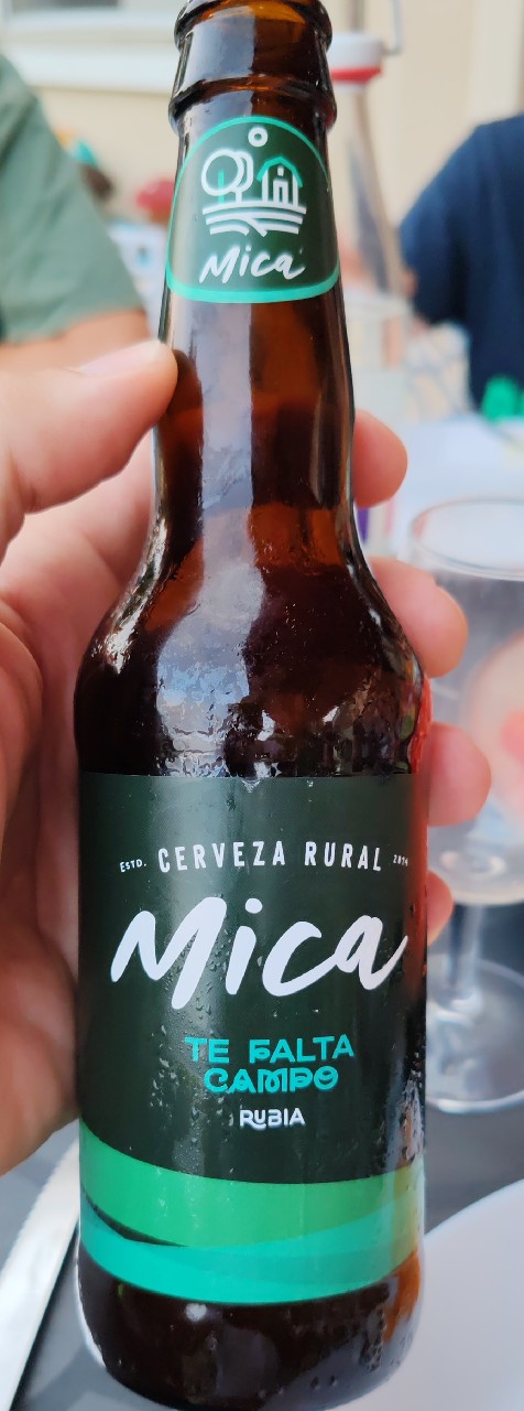 Te Falta Campo Rubia, Cerveza Mica