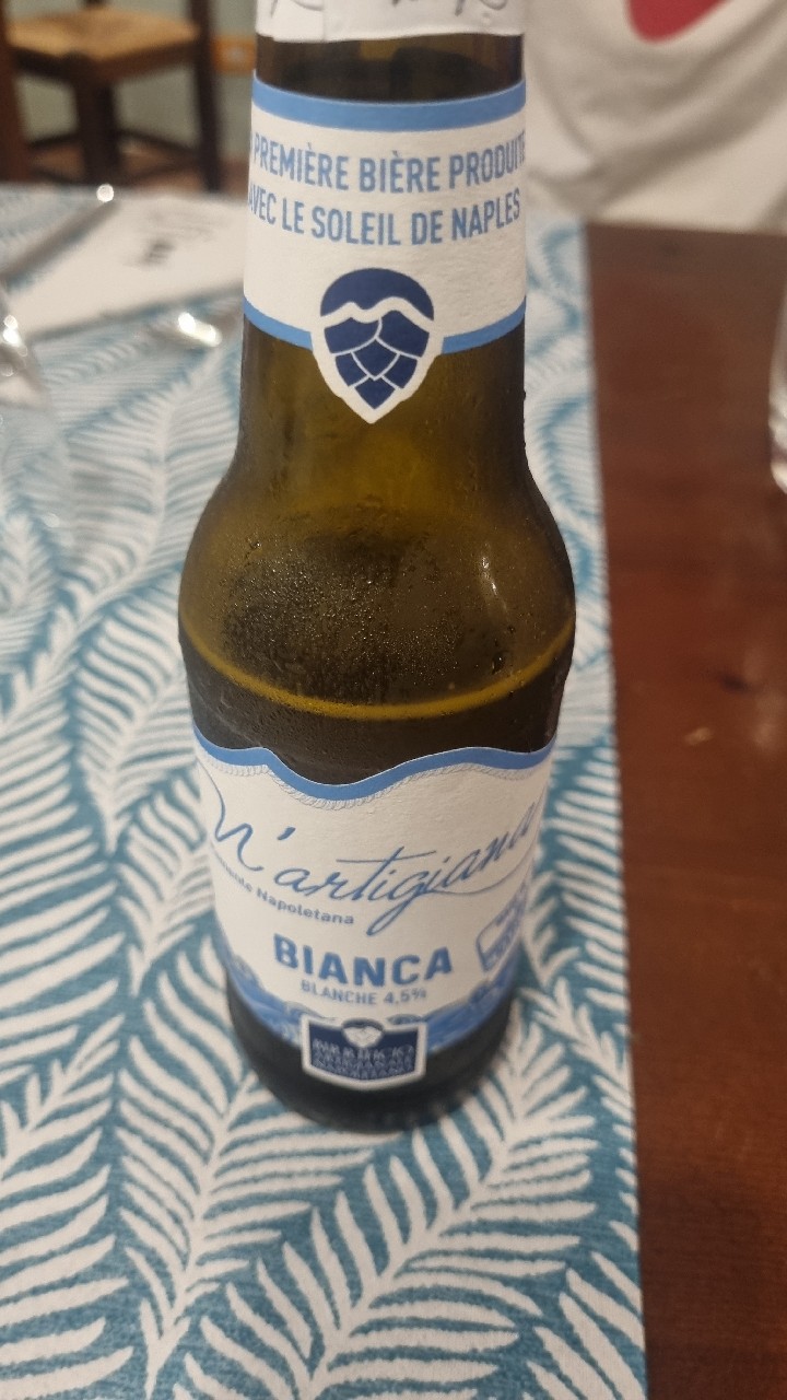 N'artigiana Bianca, Italy