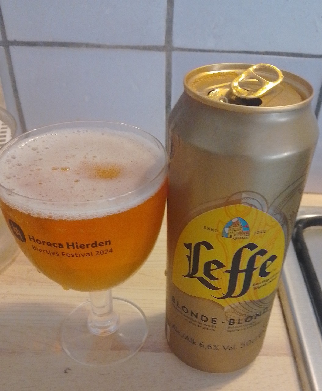 Leffe Blonde / Blond, Abbaye de Leffe (AB InBev)