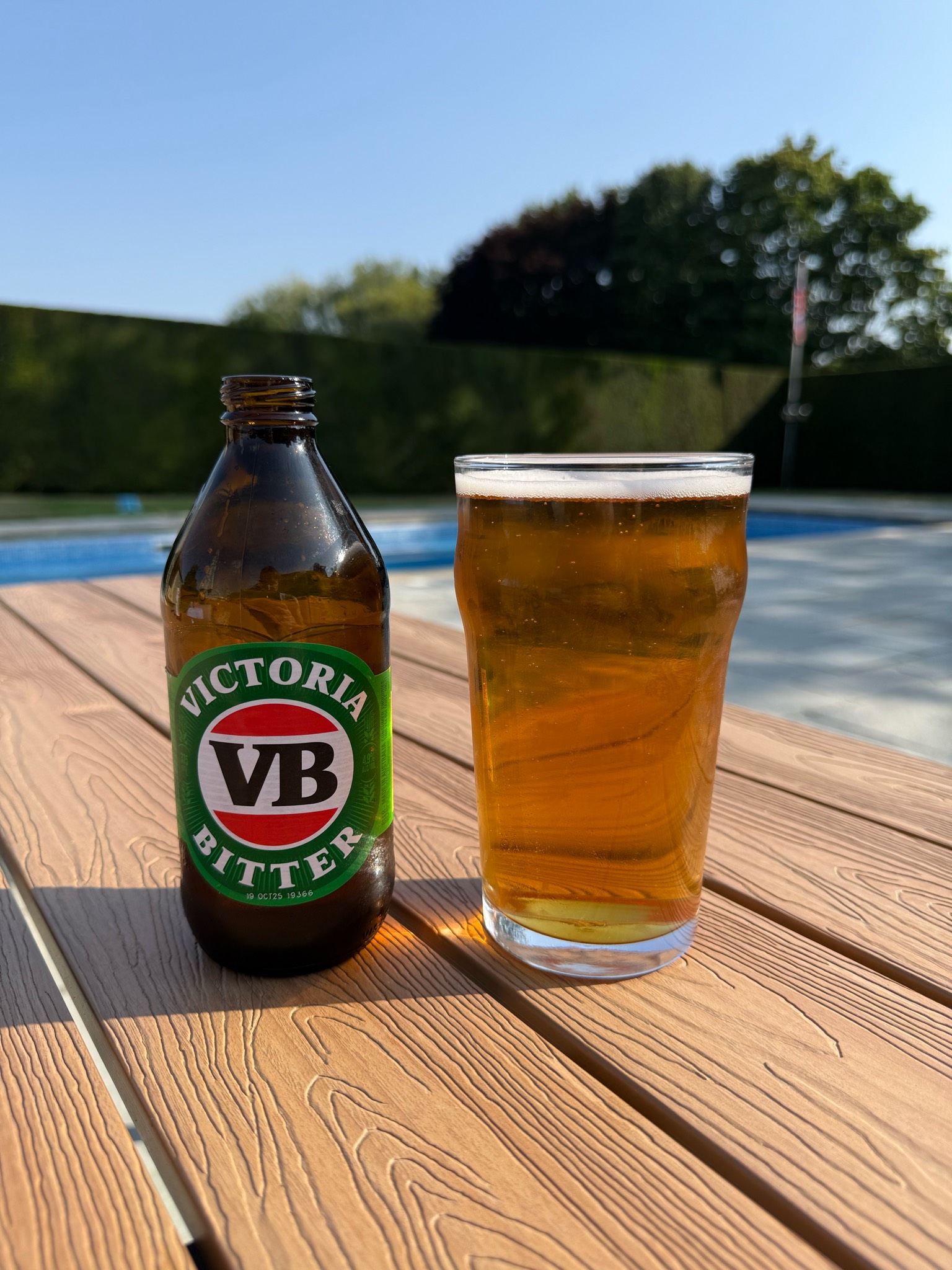 Victoria Bitter, Carlton & United Breweries
