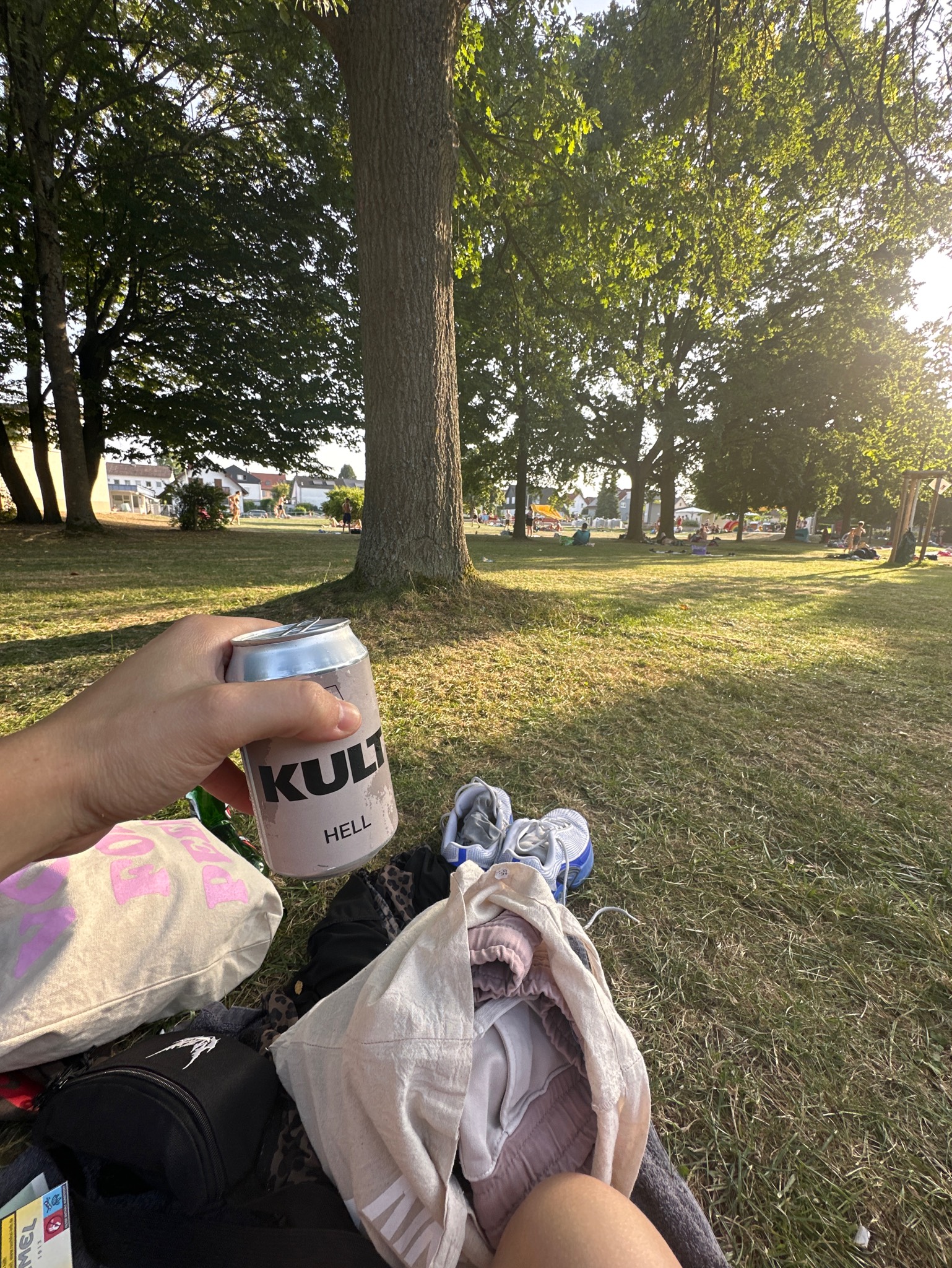 Kultland Hell, Kultland