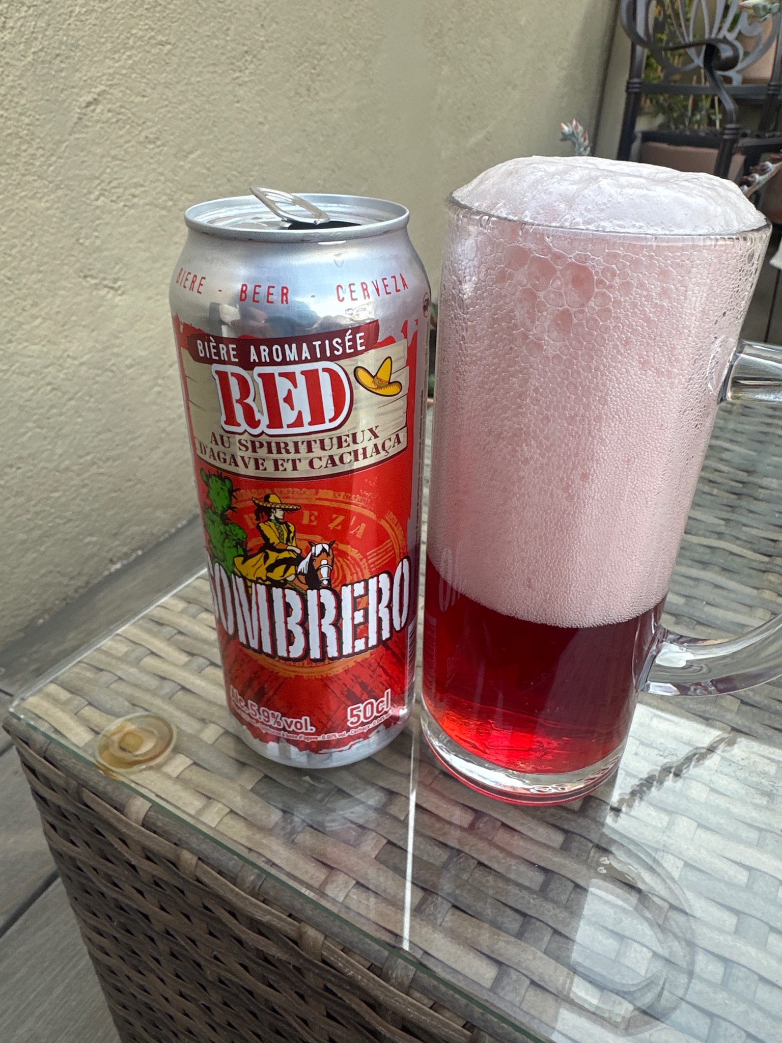 Sombrero Red, France