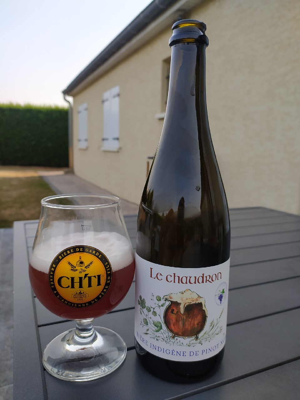 Bière indigène de Pinot noir, Le Chaudron
