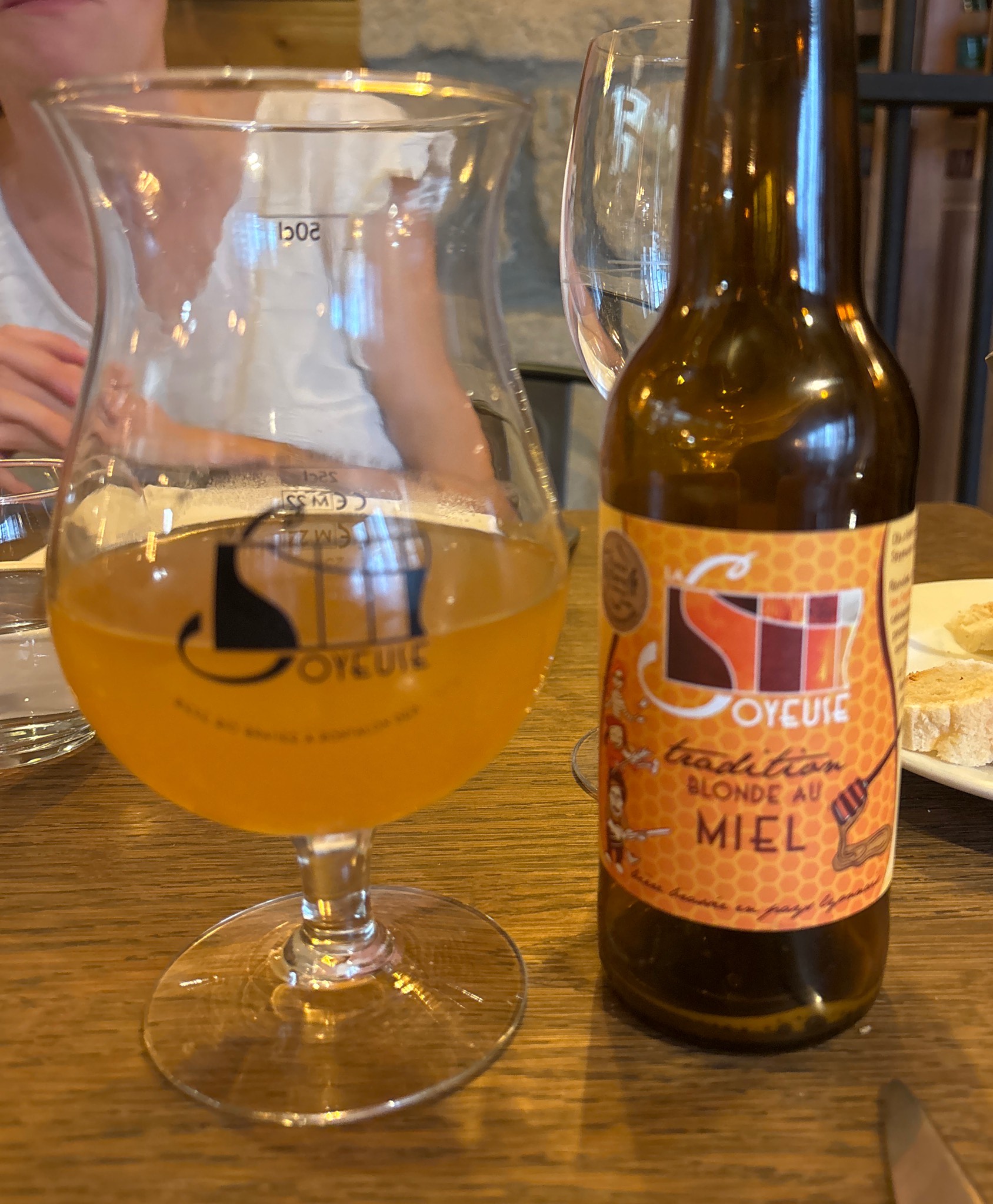 La Soyeuse Tradition Blonde Au Miel, Ferme-Brasserie La Soyeuse