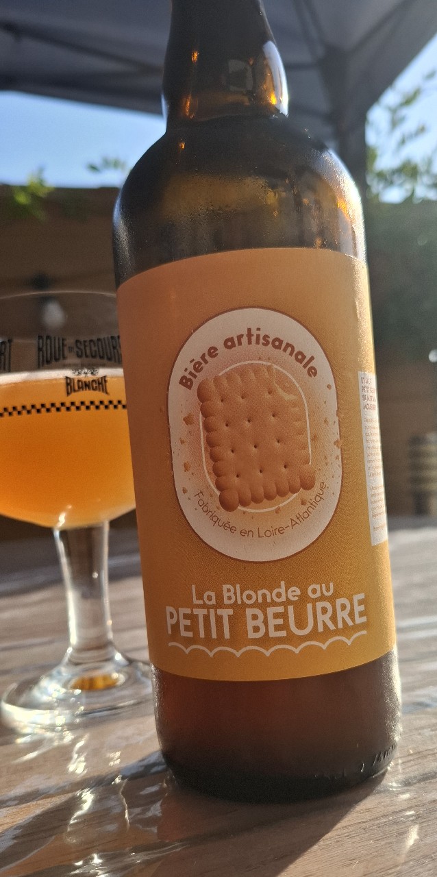 La Blonde Au Petit Beurre, France
