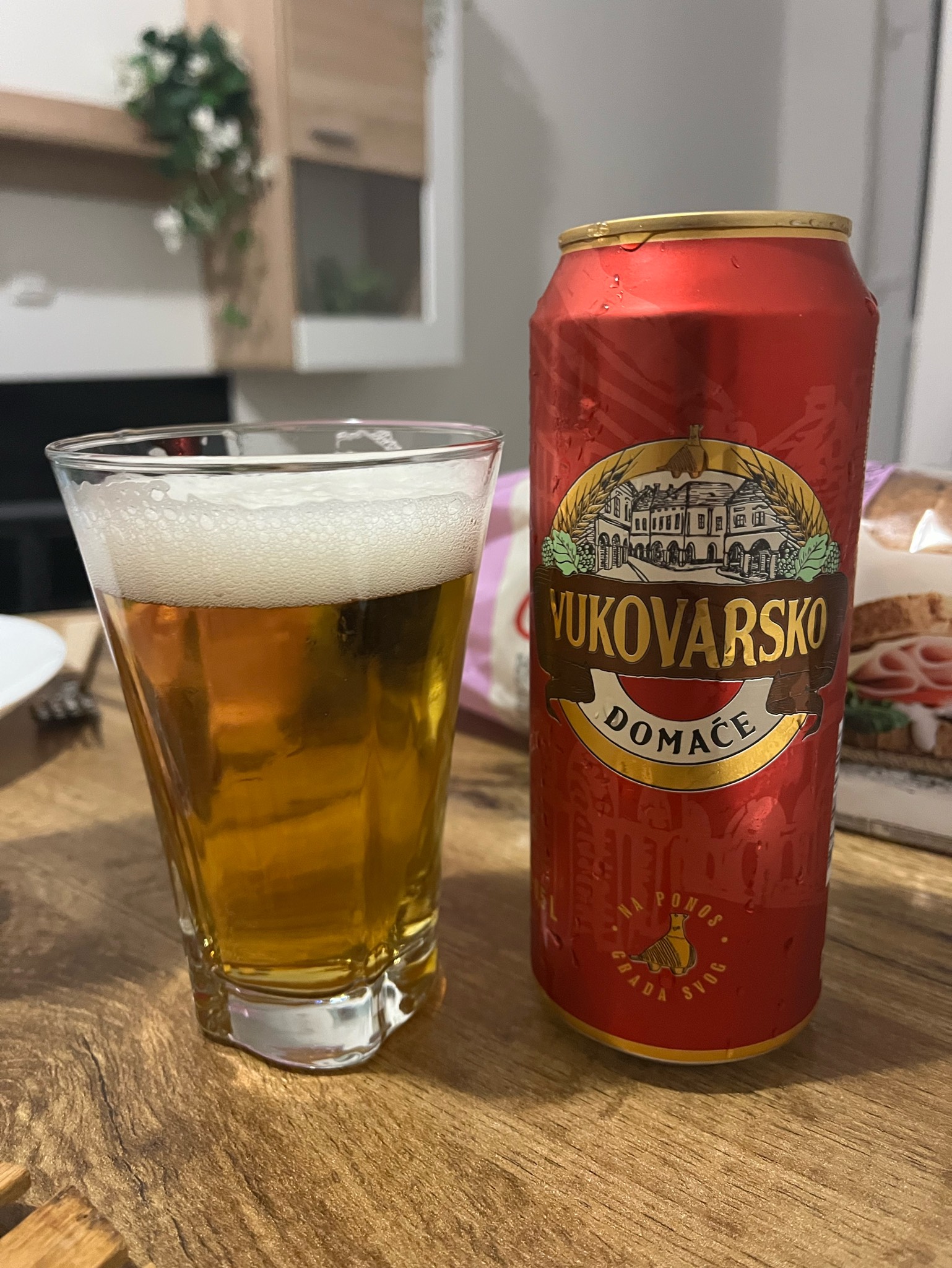 Vukovarsko Domaće Svijetlo Pivo, Croatia