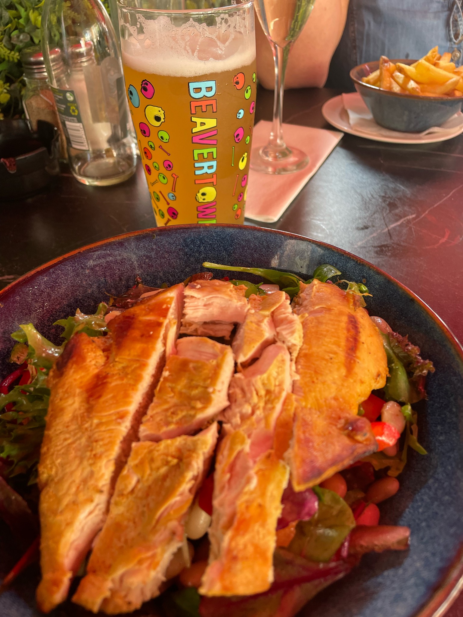 Honest Pale, England