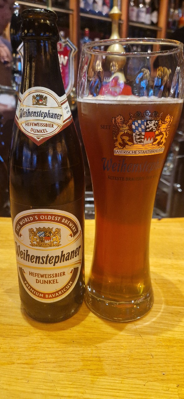 Weihenstephaner Hefeweissbier Dunkel, Germany