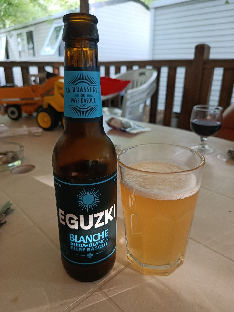 Eguzki Xuria Blanche, France