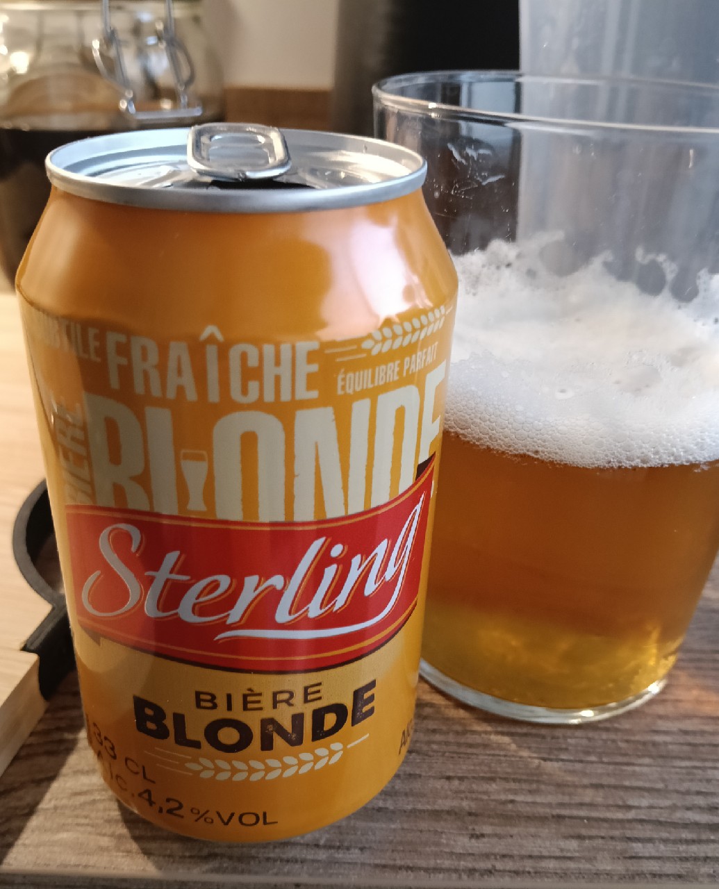 Sterling Blonde, Auchan