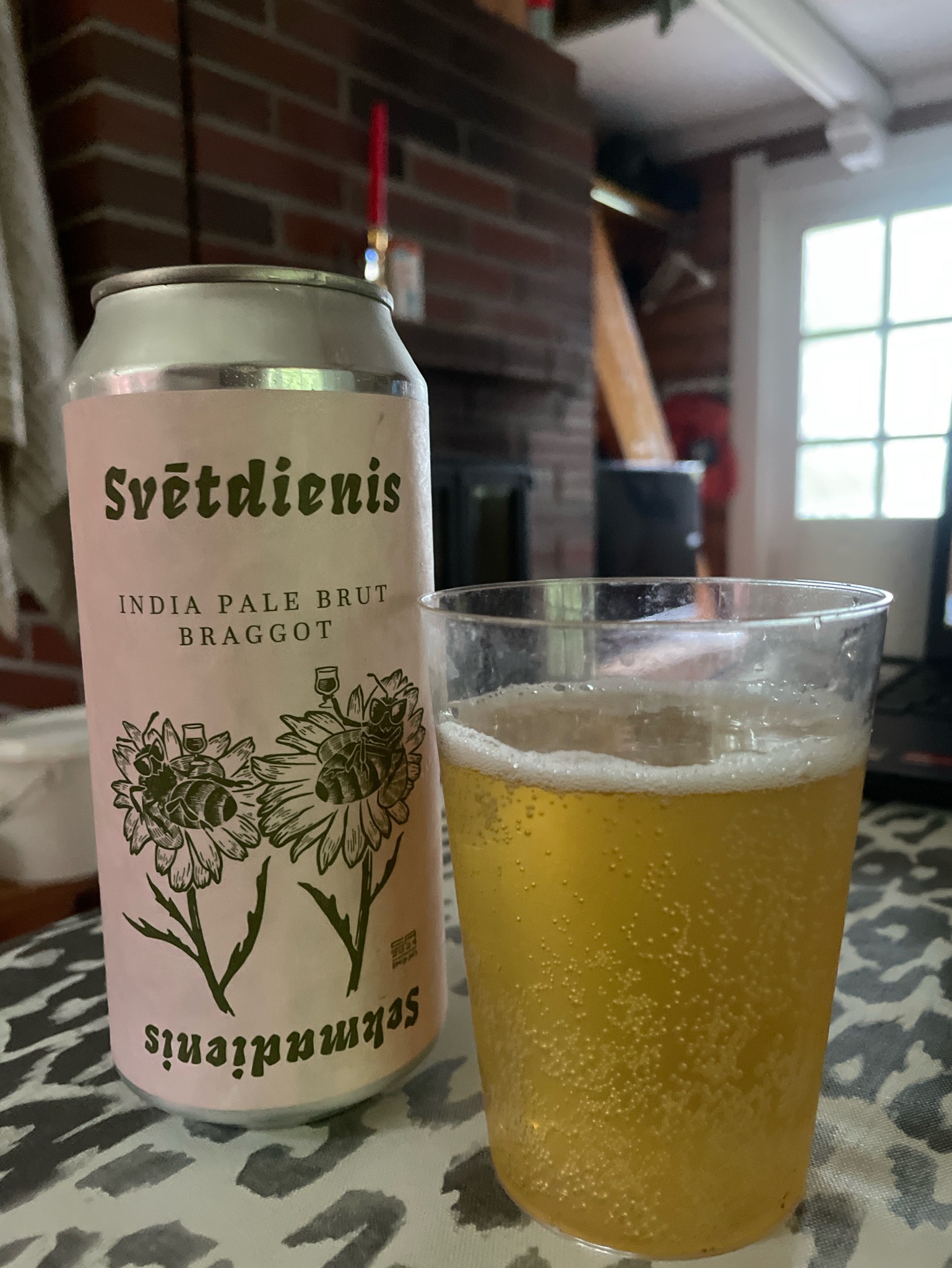 Svētdienis / Sekmadienis, Latvia