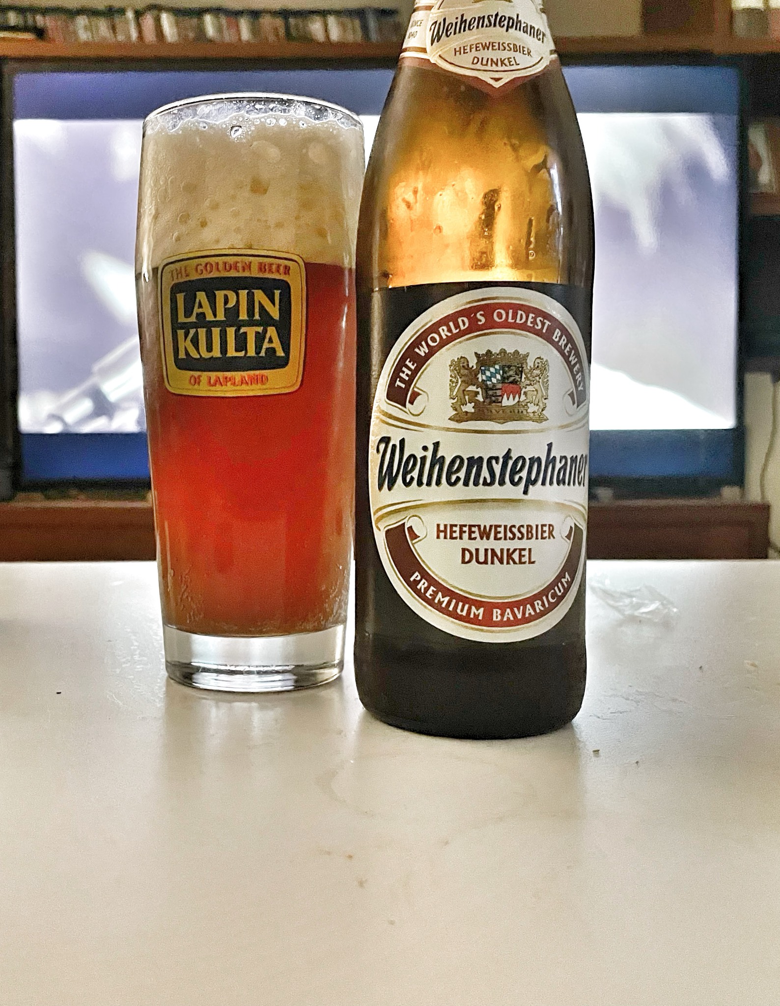 Weihenstephaner Hefeweissbier Dunkel, Germany