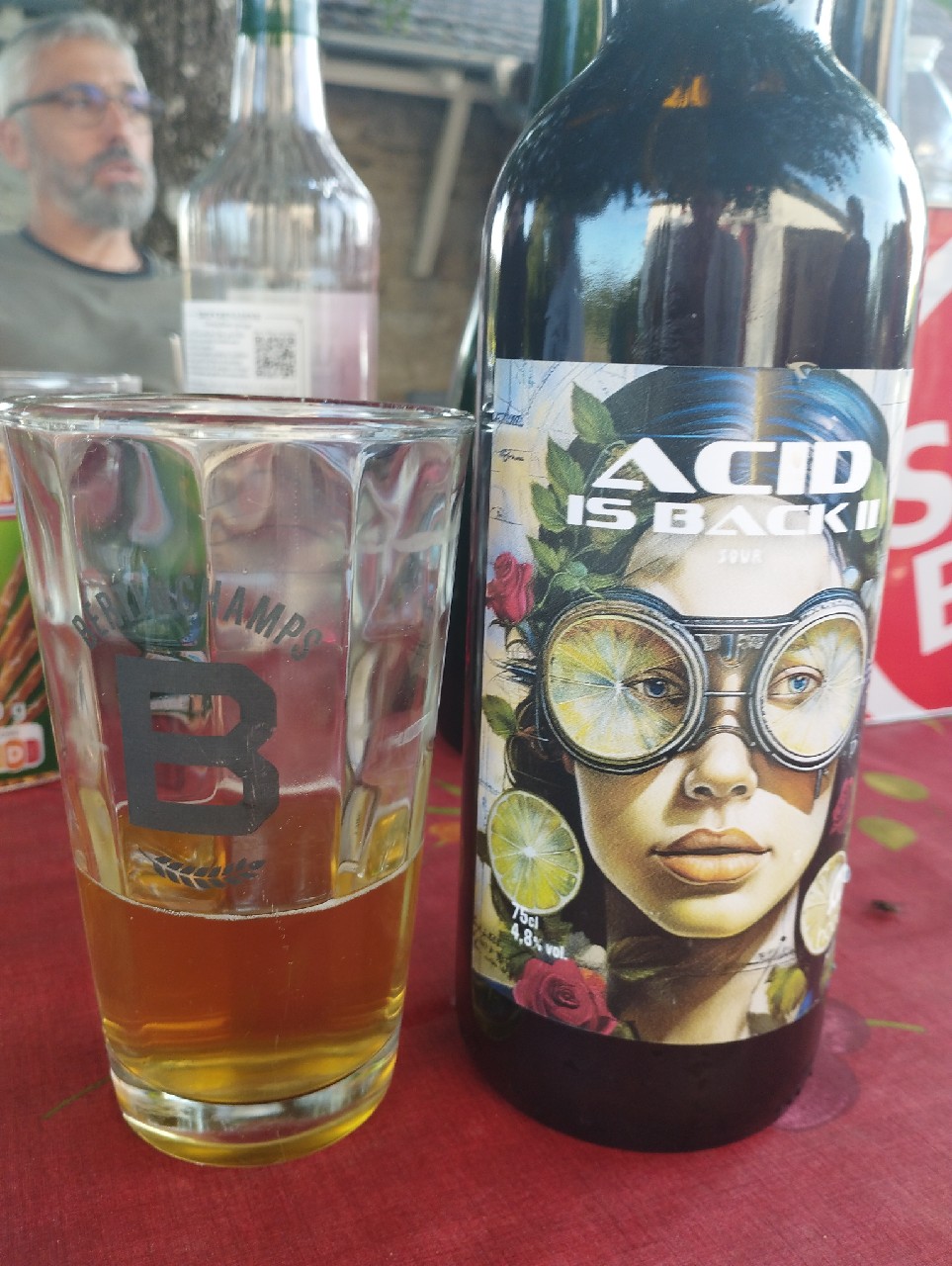 acid is back Ii, Brasserie HooDo