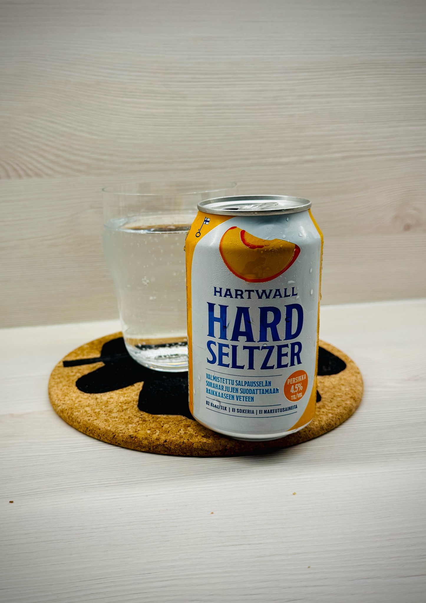 Hartwall Hard Seltzer Persikka, Finland
