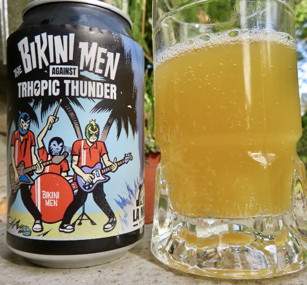 The Bikini Men Against Trhopic Thunder, France