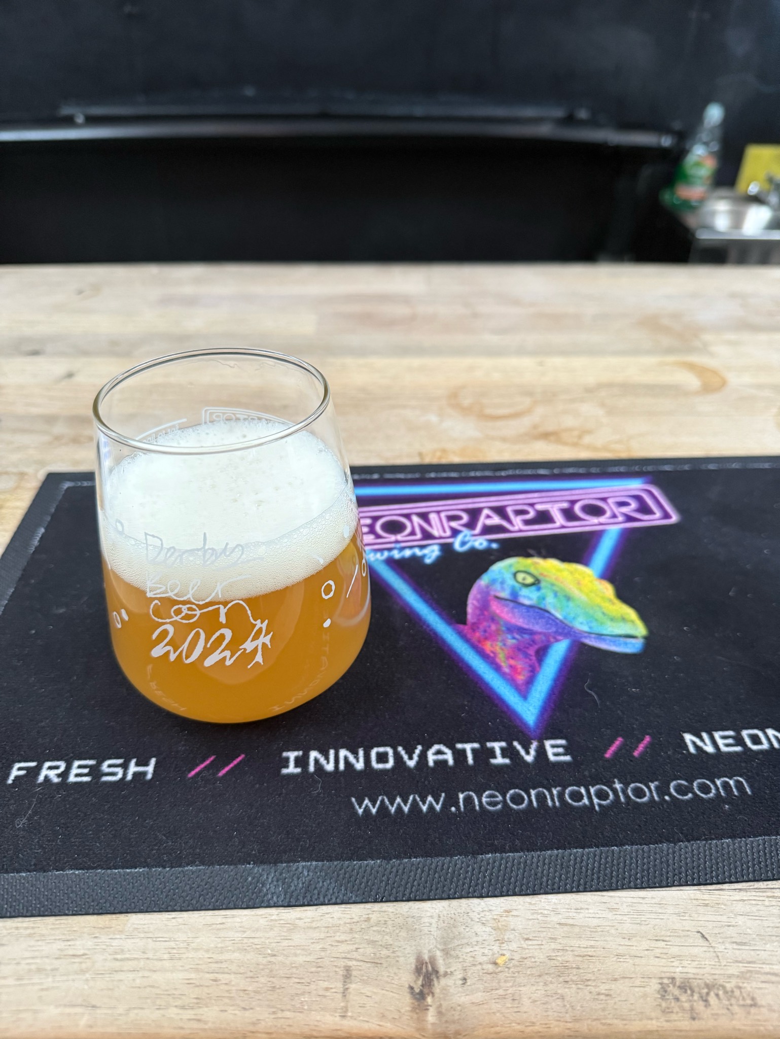 fort lauderdale, Neon Raptor Brewing Co.